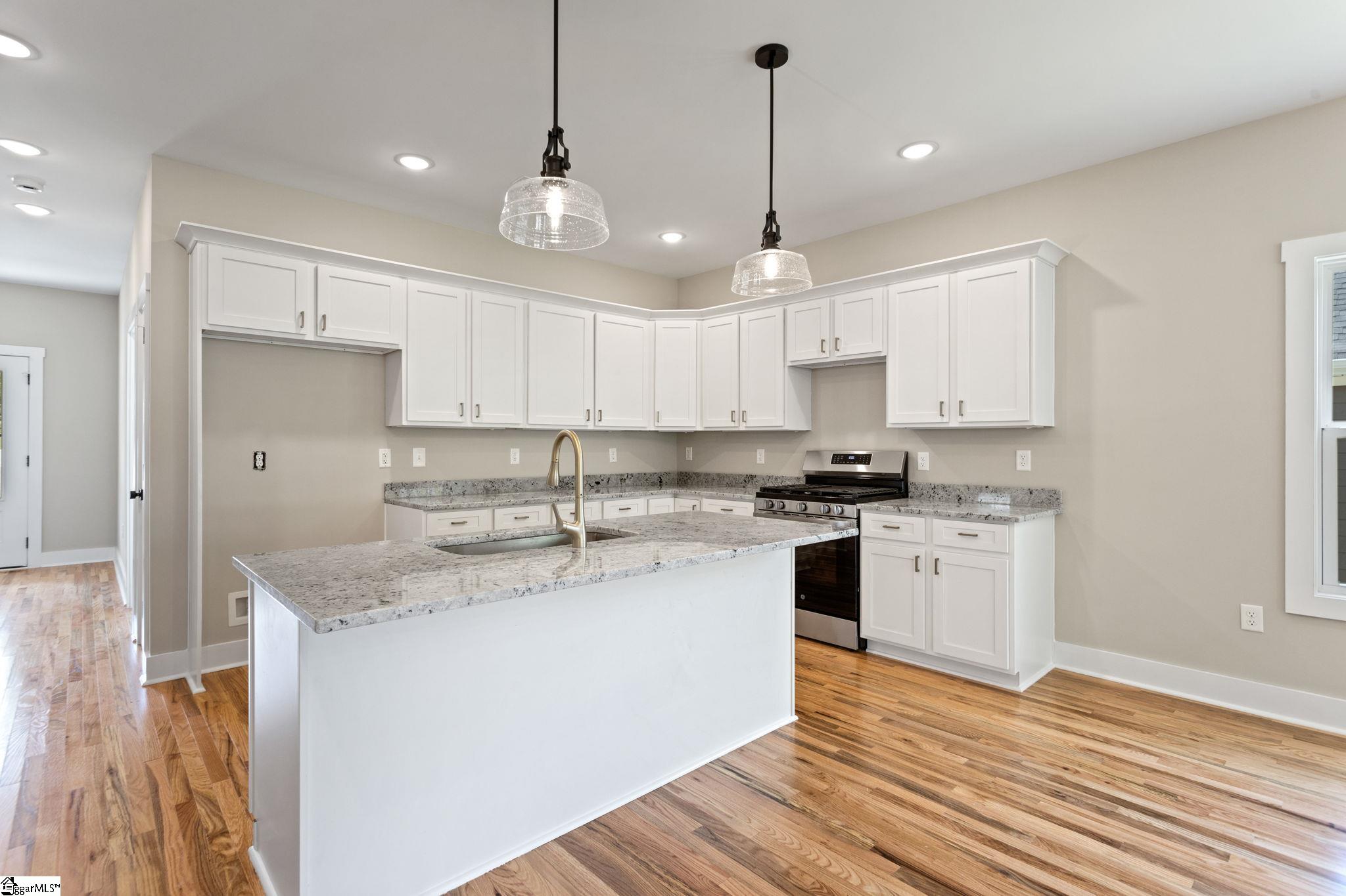 18 N Georgia Avenue Property Photo 7