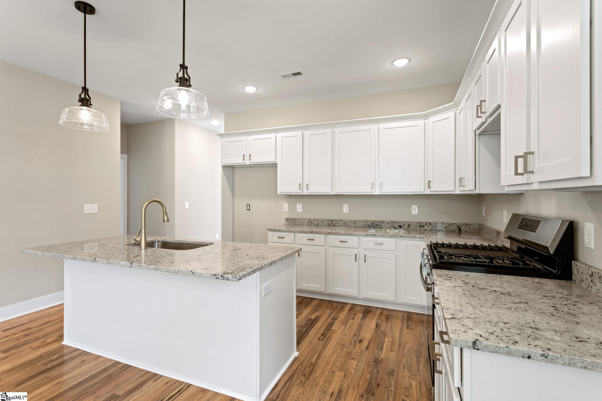 18 N Georgia Avenue Property Photo 8