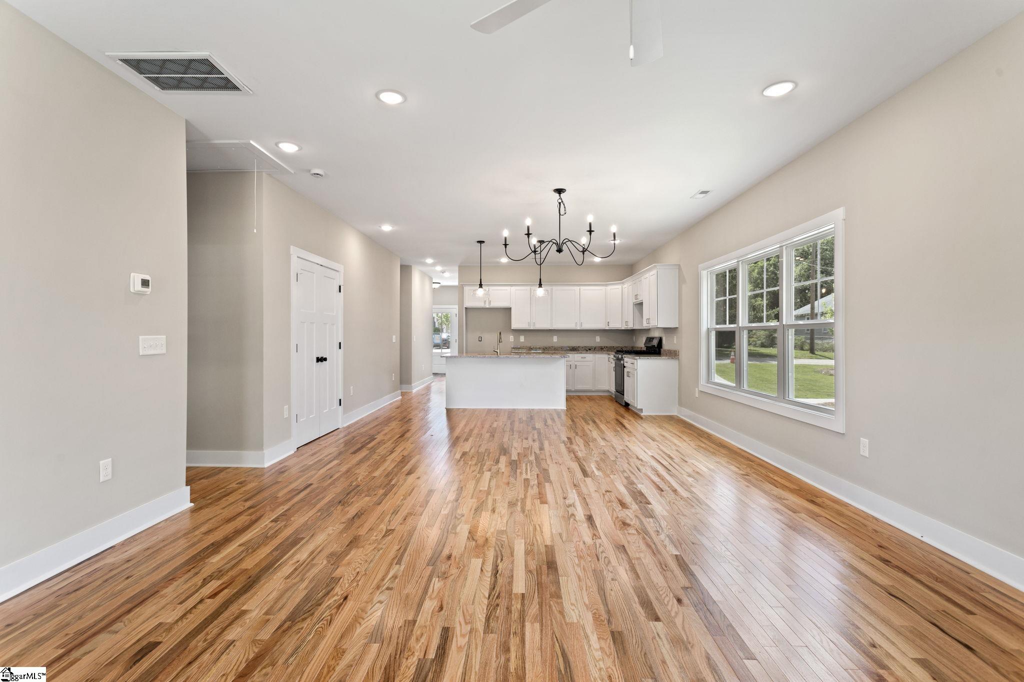 18 N Georgia Avenue Property Photo 11