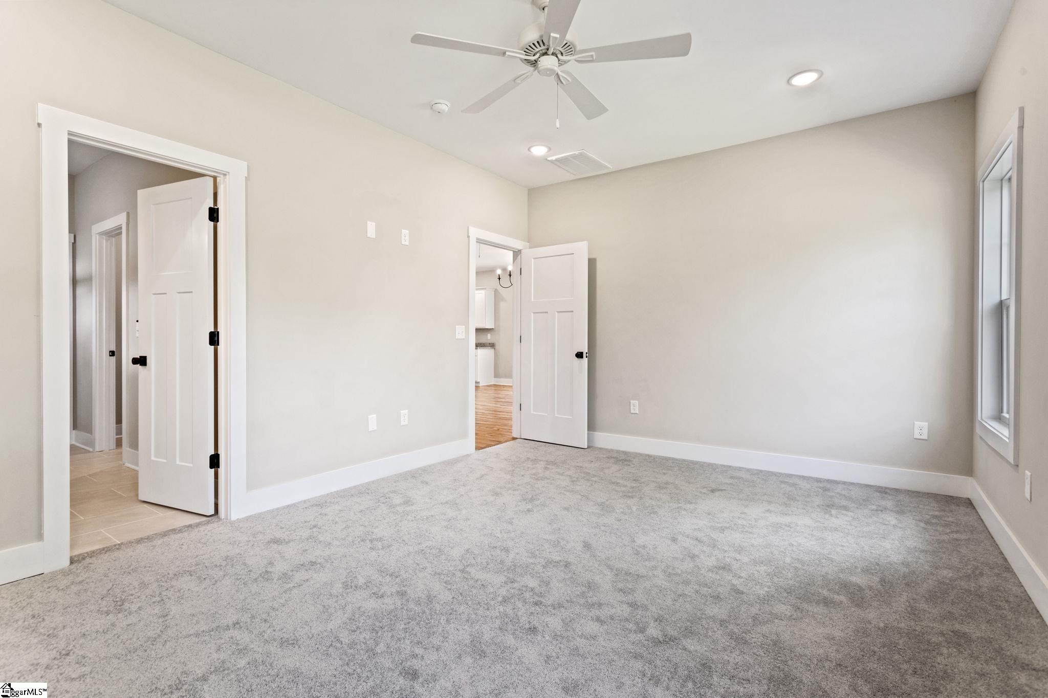 18 N Georgia Avenue Property Photo 13