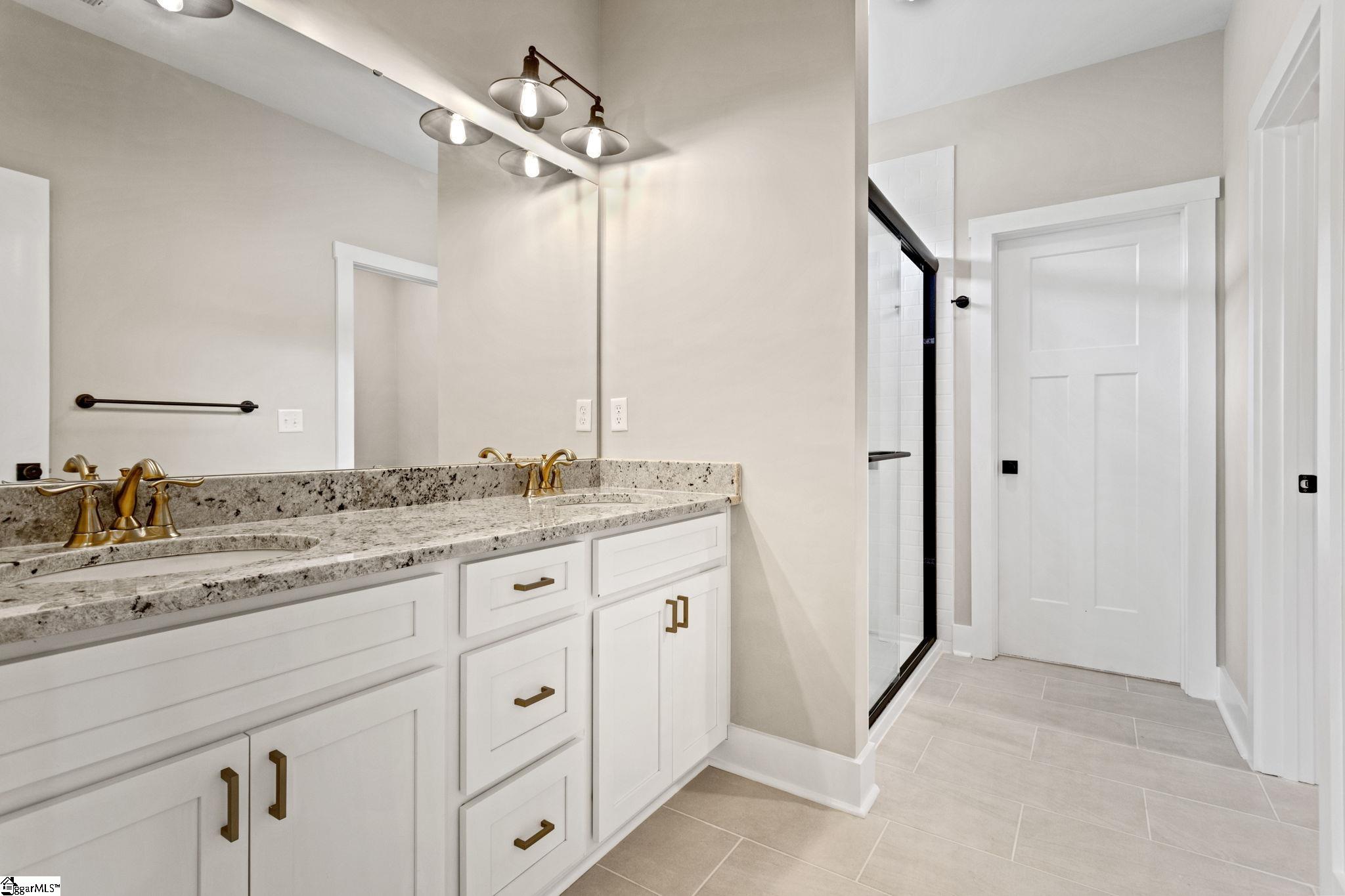 18 N Georgia Avenue Property Photo 14