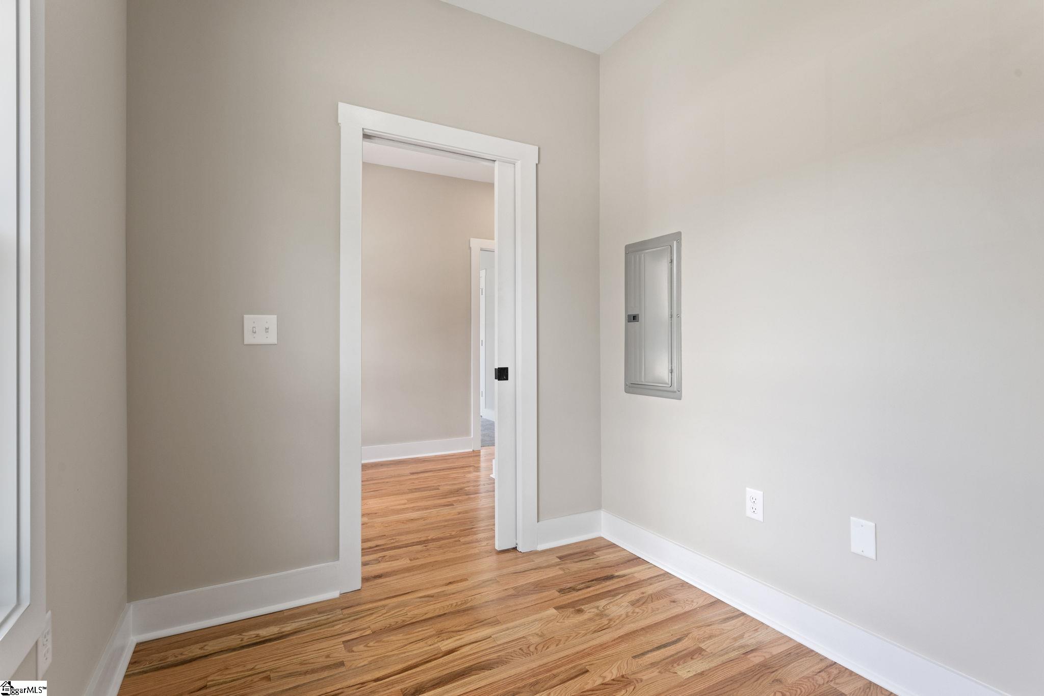 18 N Georgia Avenue Property Photo 18