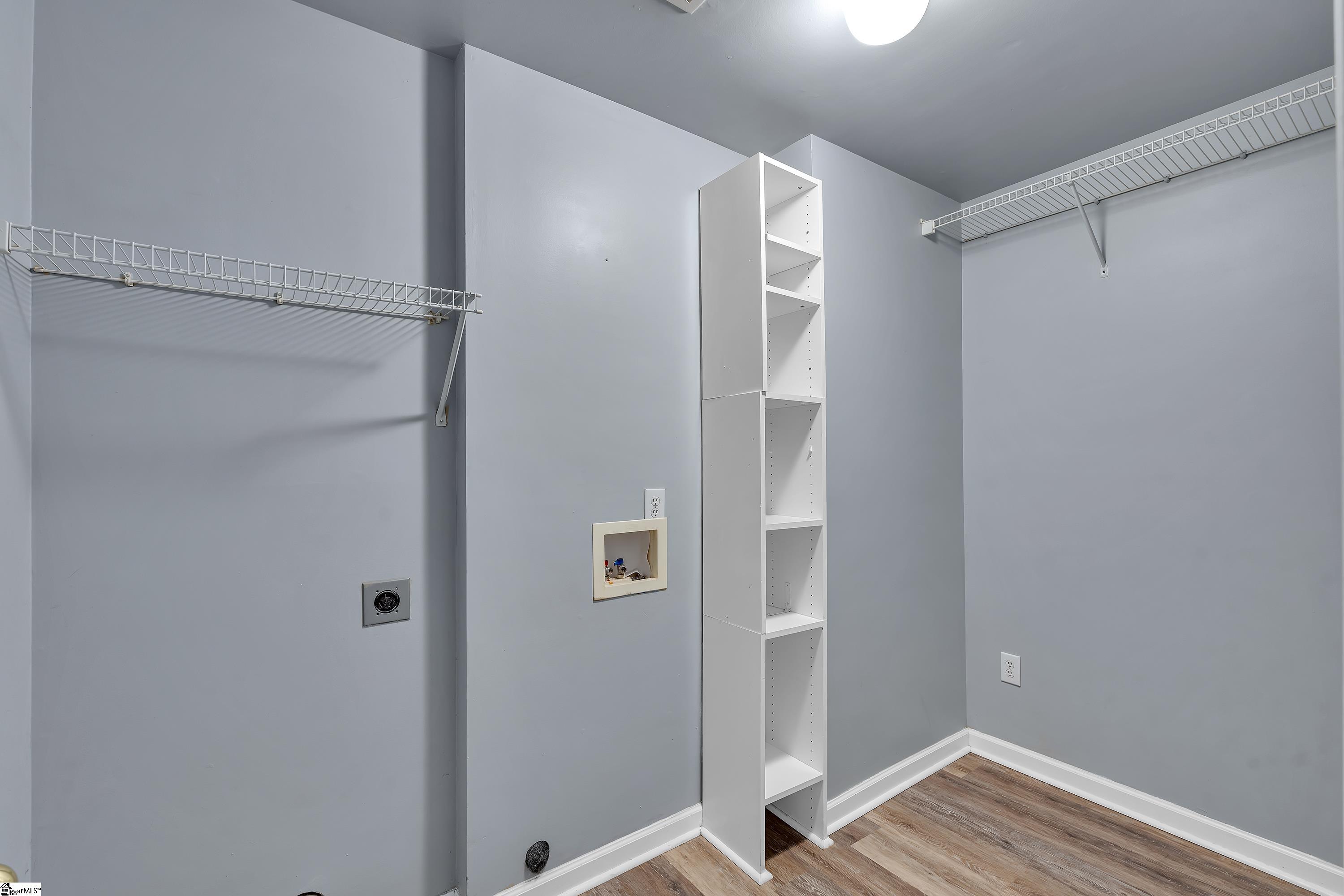 470 Canewood Place Property Photo 7