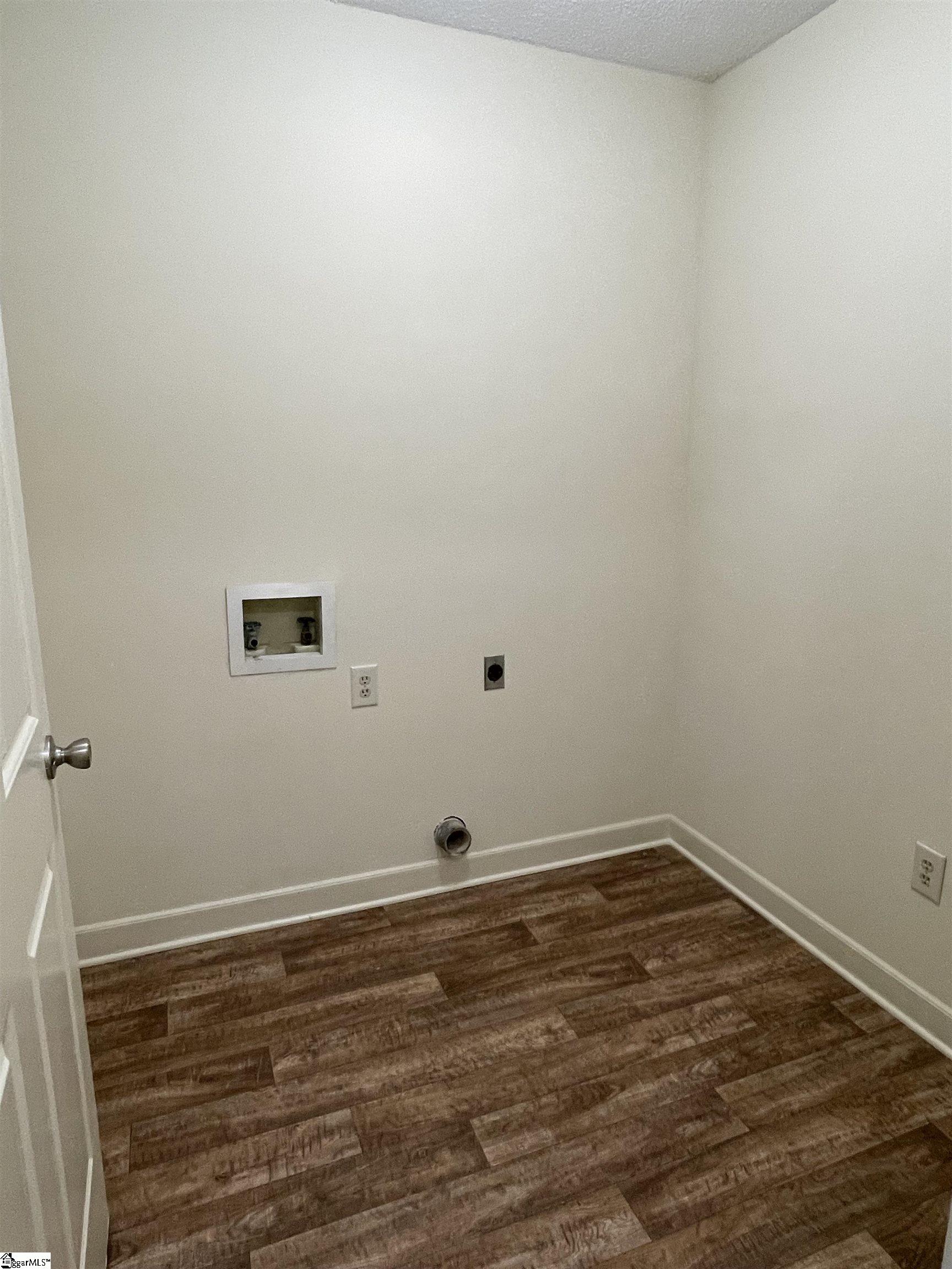 102 Heritage West Court Property Photo 12