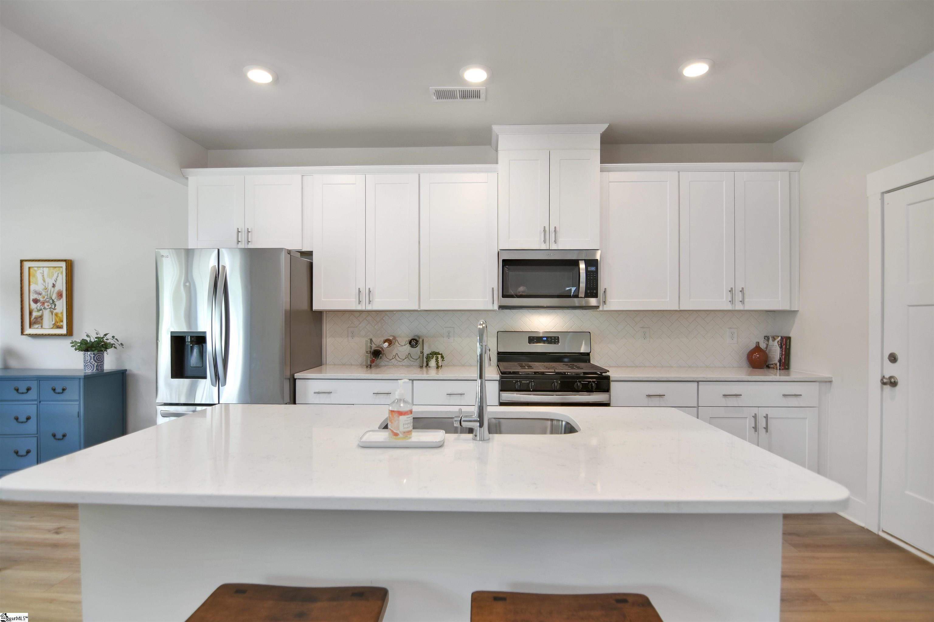 105 Boren Way Property Photo 5