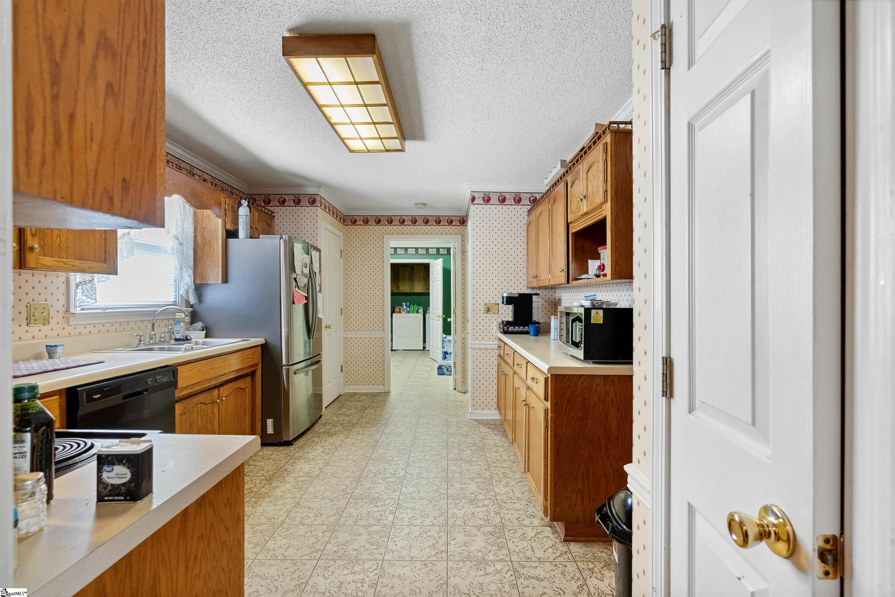 11 Midland Court Property Photo 10