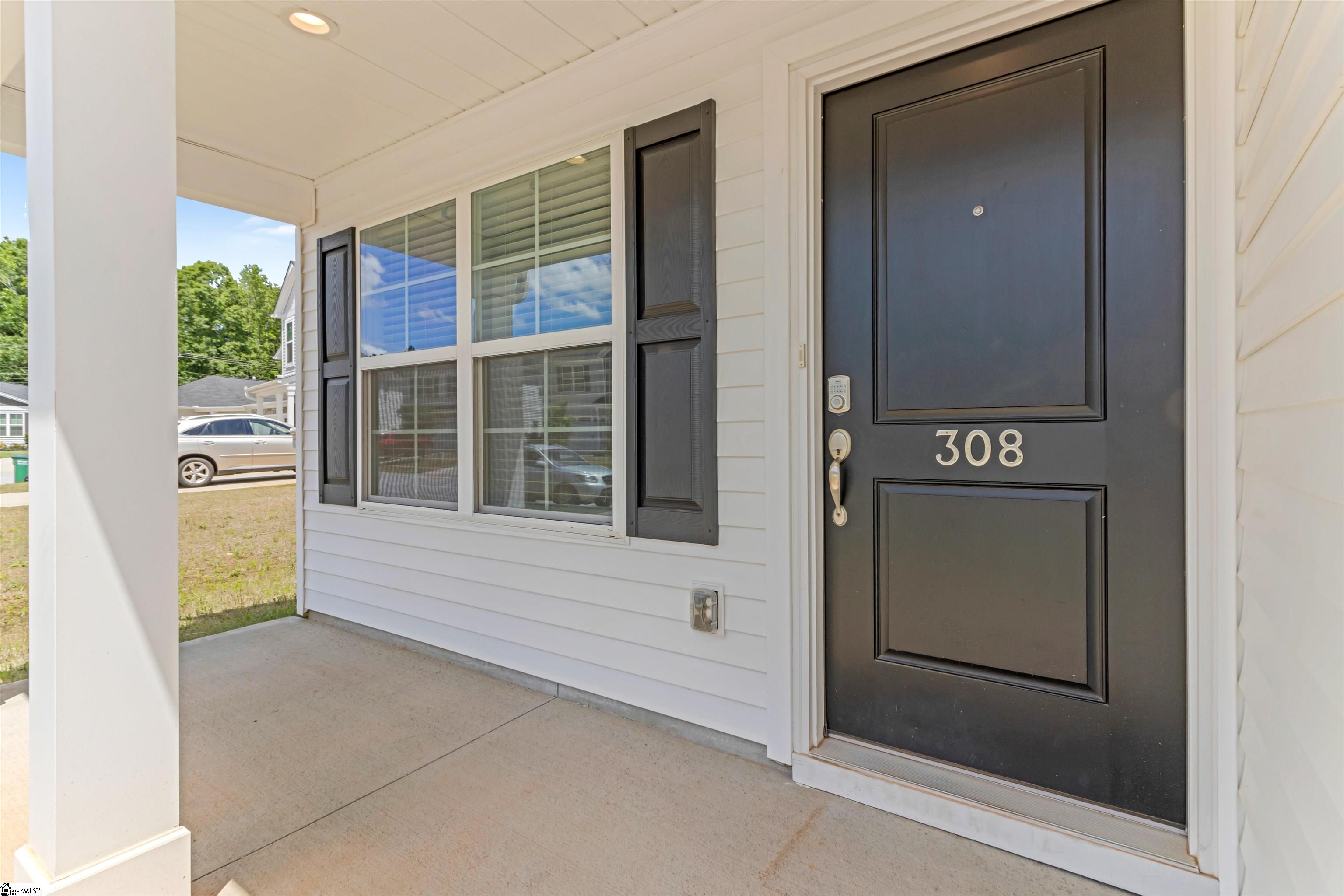308 Siskin Place Property Photo 3