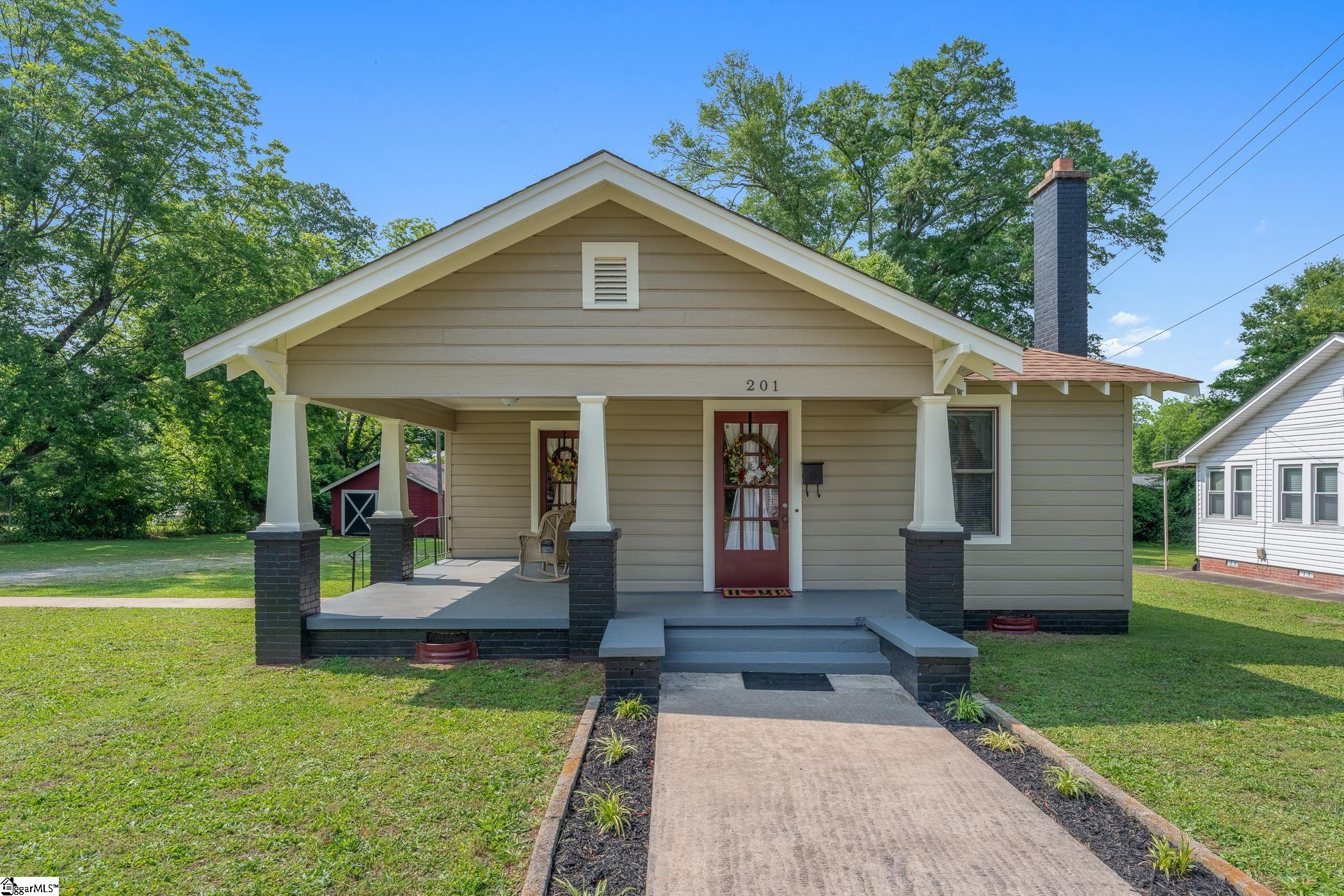 201 W Highland Avenue Property Photo 1