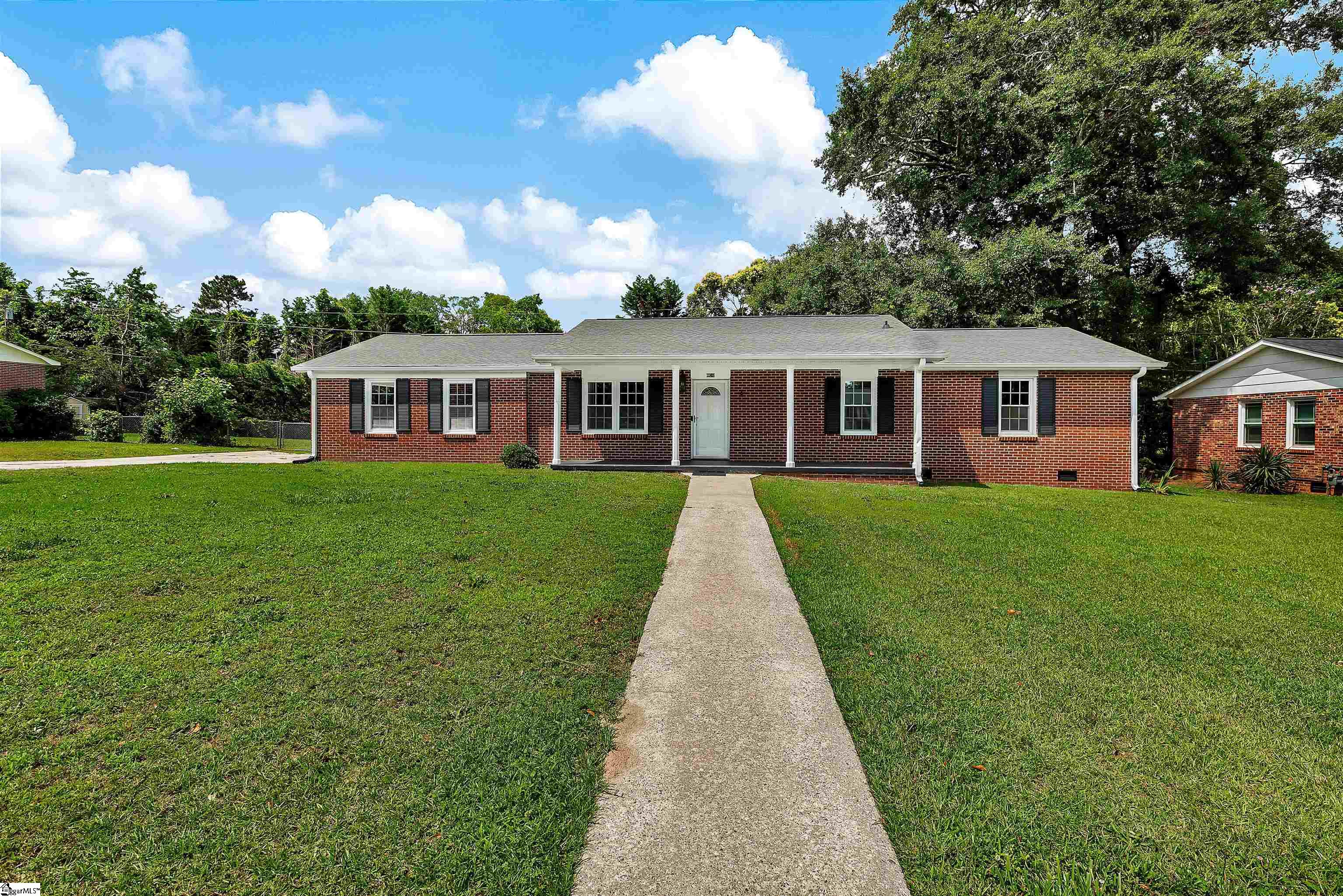 2305 Poplar Lane Property Photo 1