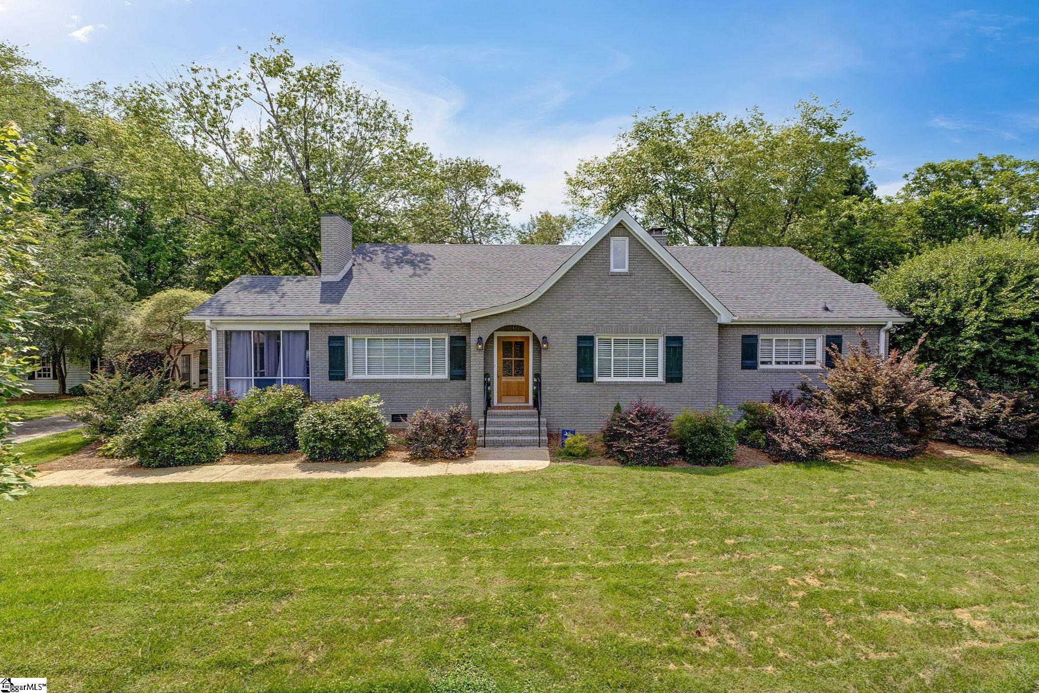 2109 Hudson Road Property Photo 1