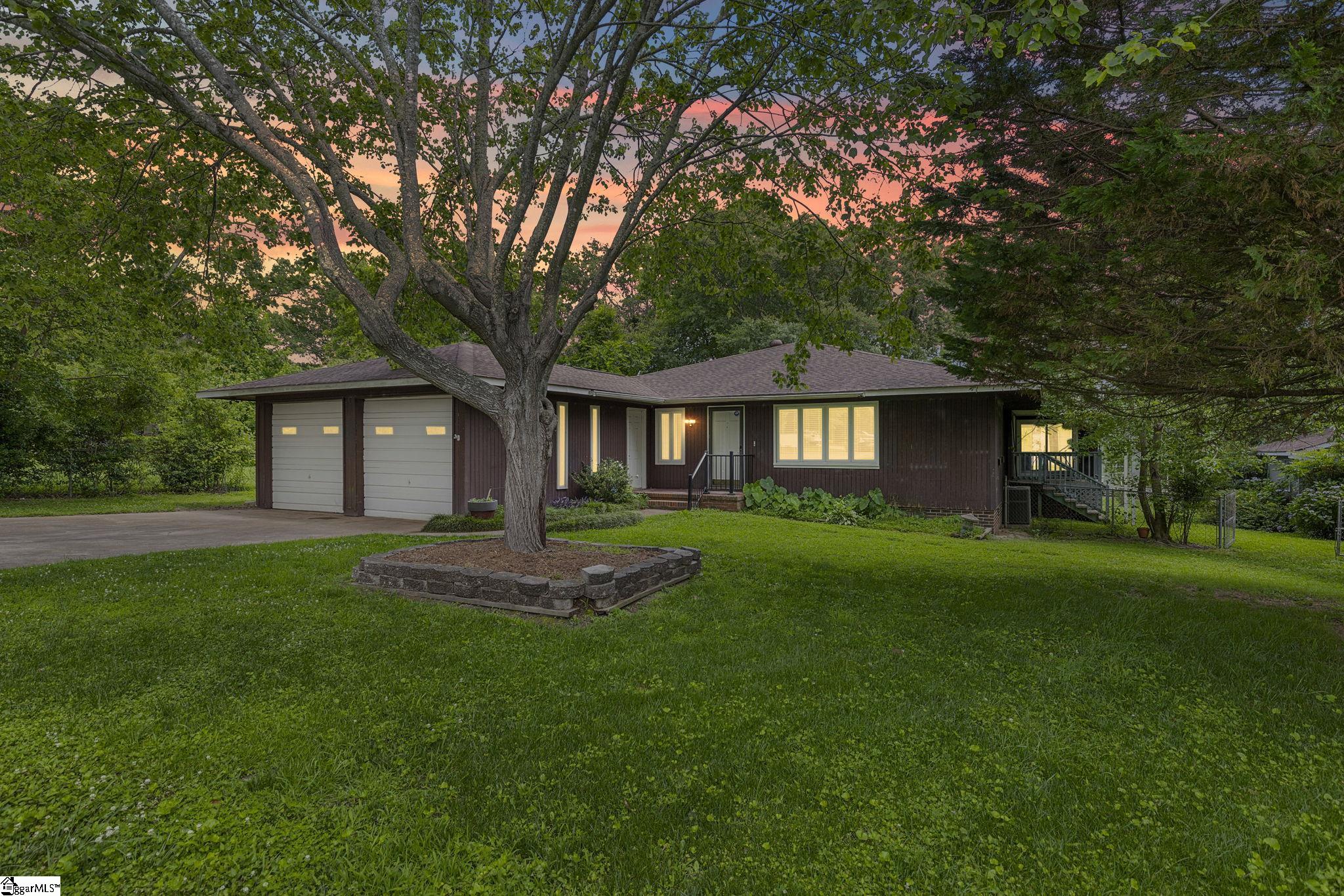 114 Tollgate Court Property Photo 1