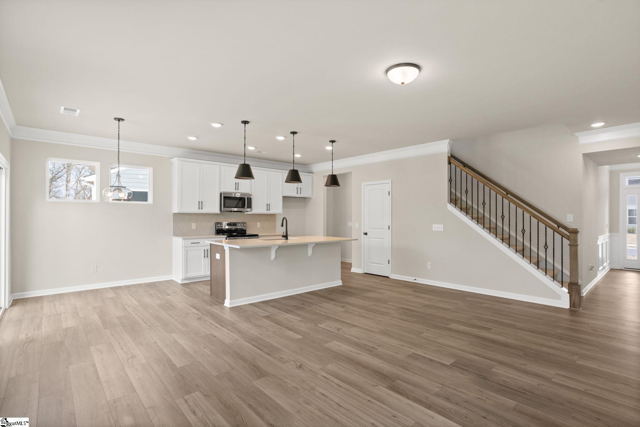 652 Columbus Circle Property Photo 6