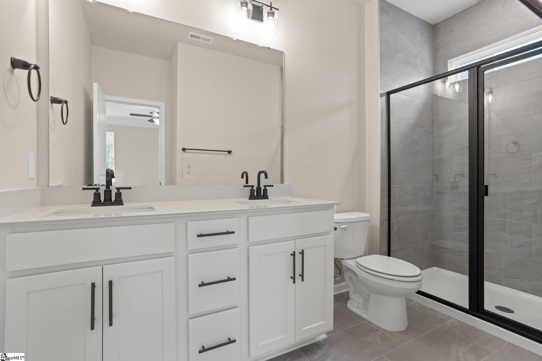 652 Columbus Circle Property Photo 15