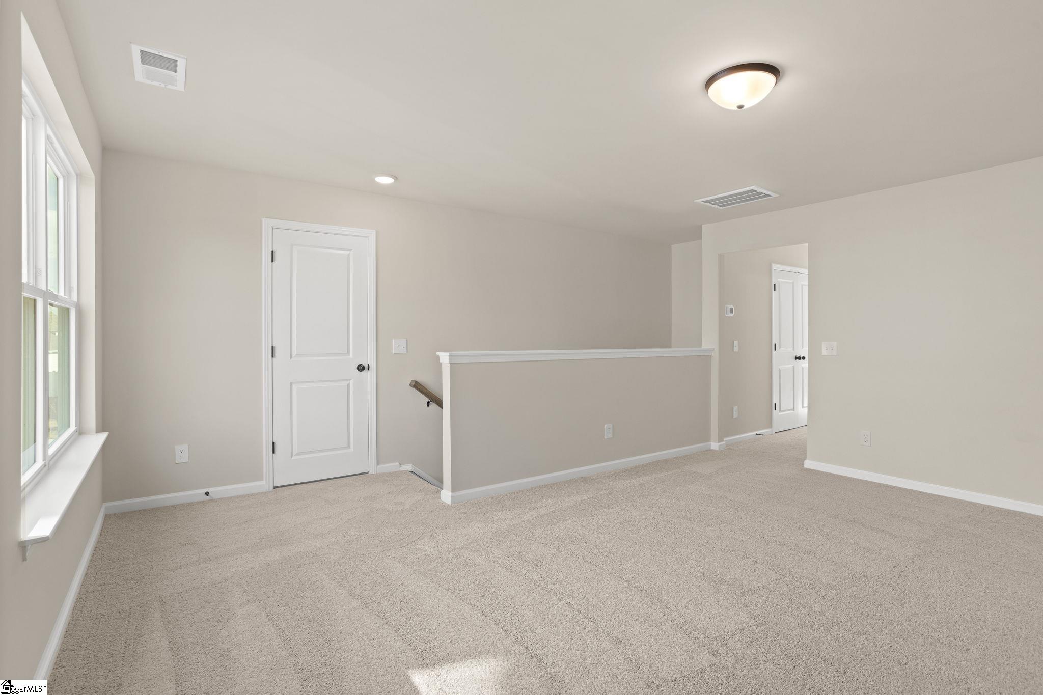 652 Columbus Circle Property Photo 16