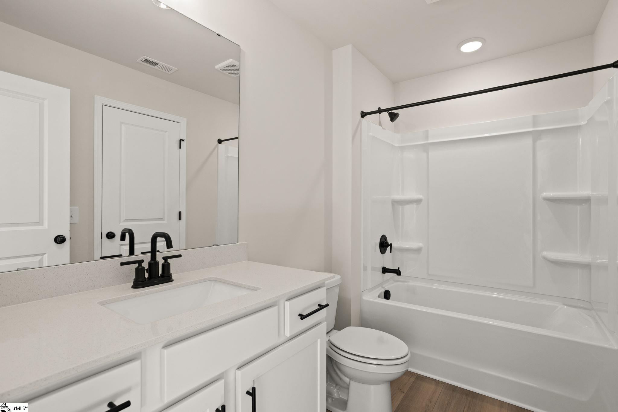 652 Columbus Circle Property Photo 20