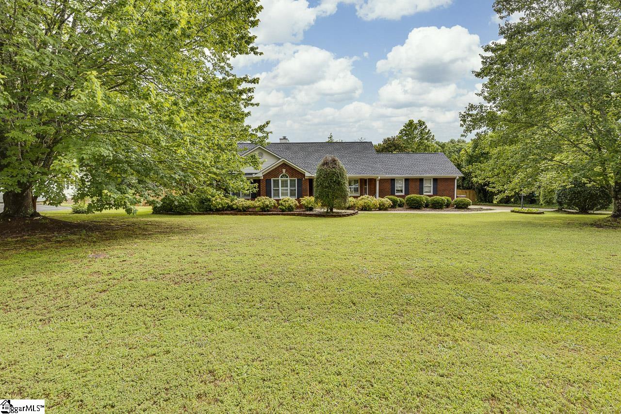 409 Cresthaven Drive Property Photo 1