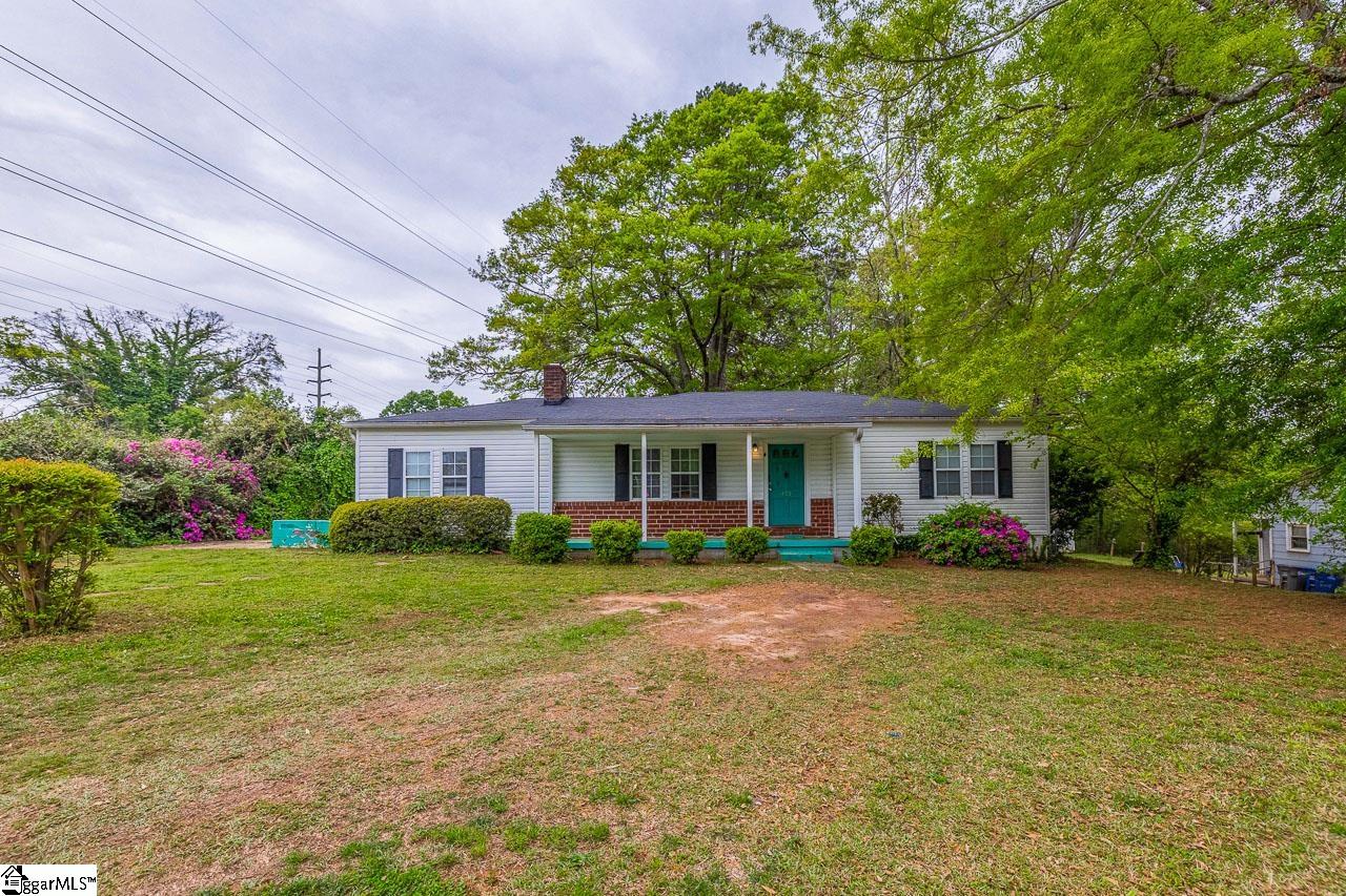 409 E Shore Drive Property Photo 1