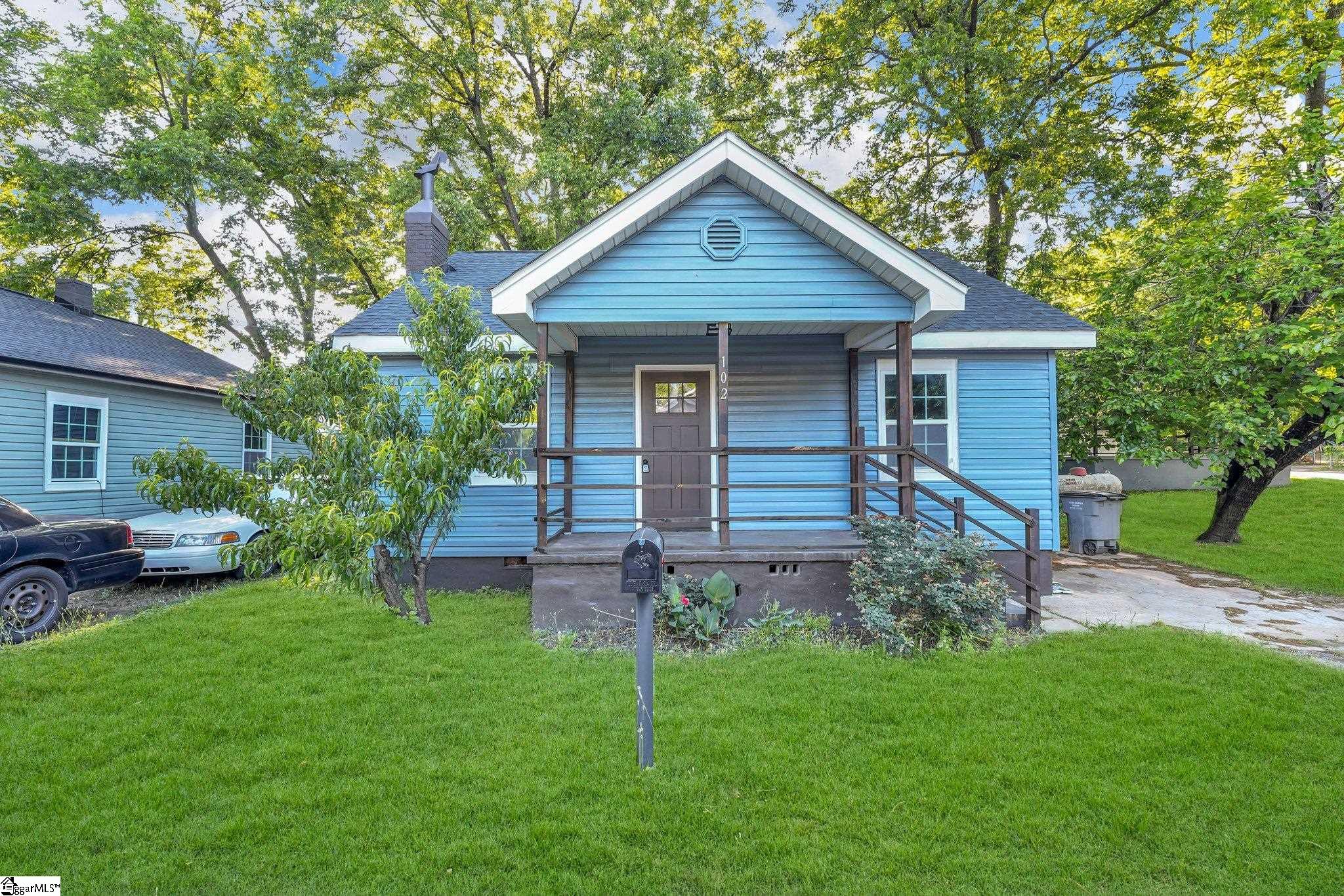 102 McDade Street Property Photo 1