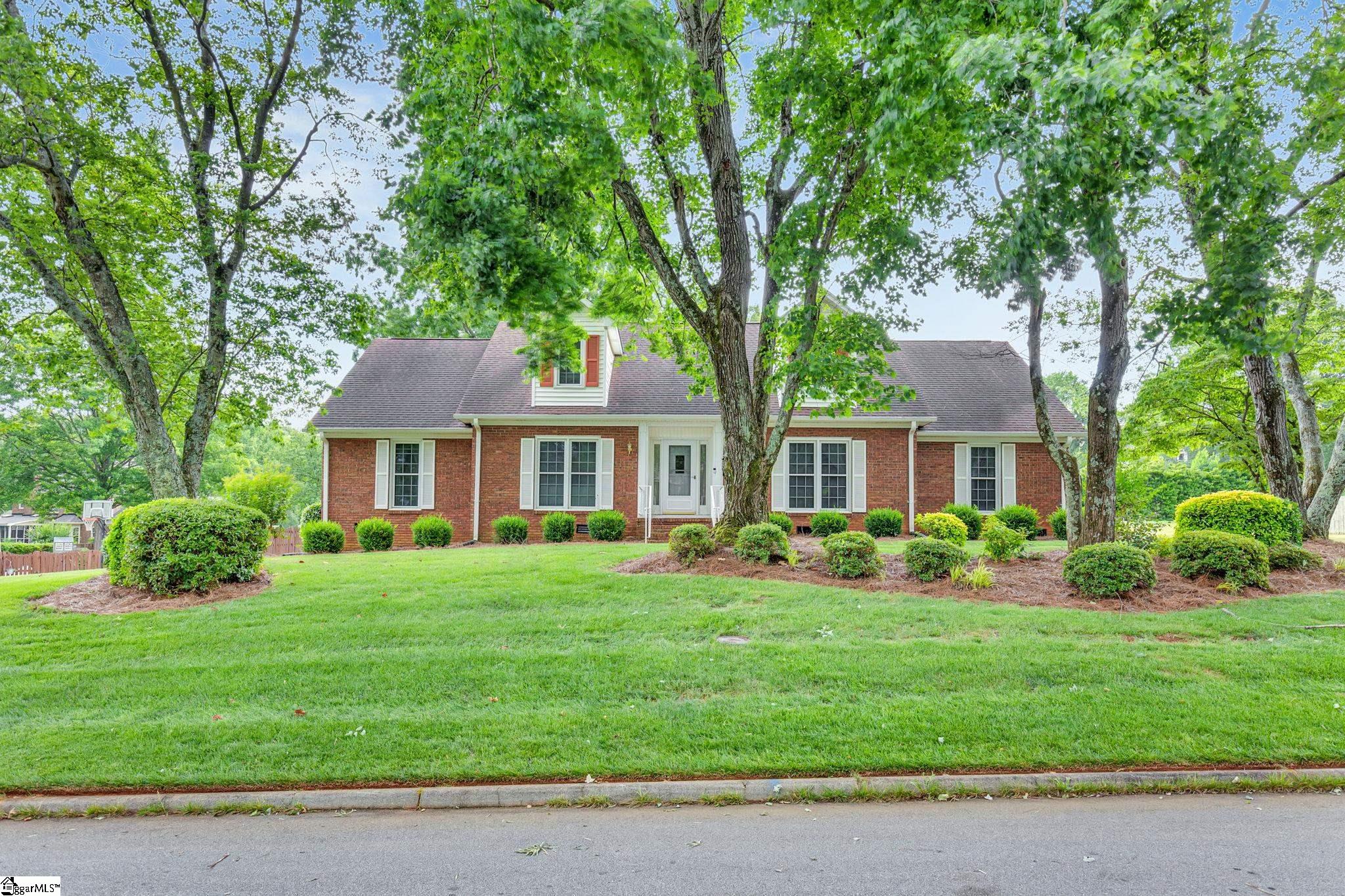 102 Linwood Court Property Photo 1