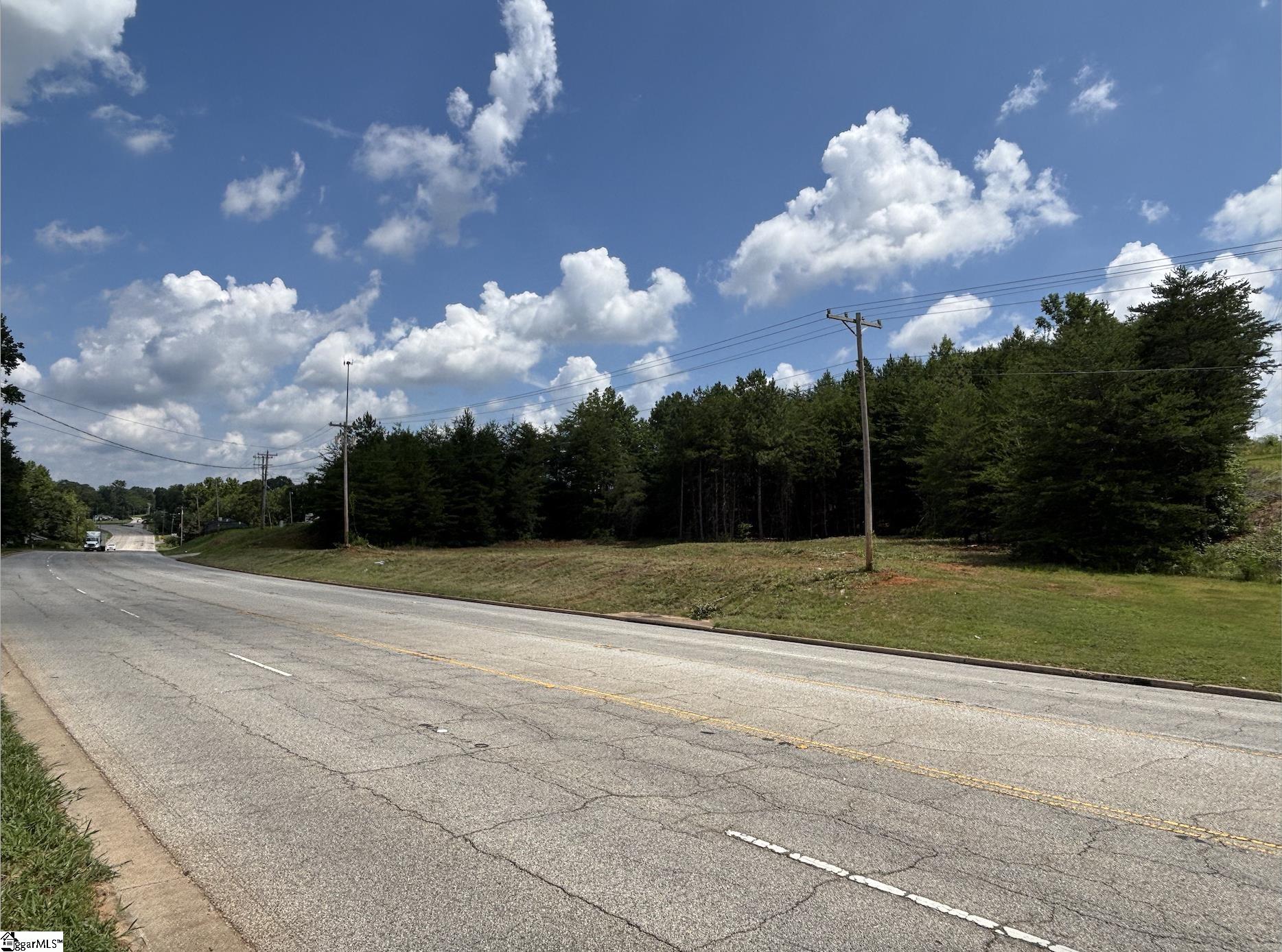 00 New Woodruff Road Property Photo 1