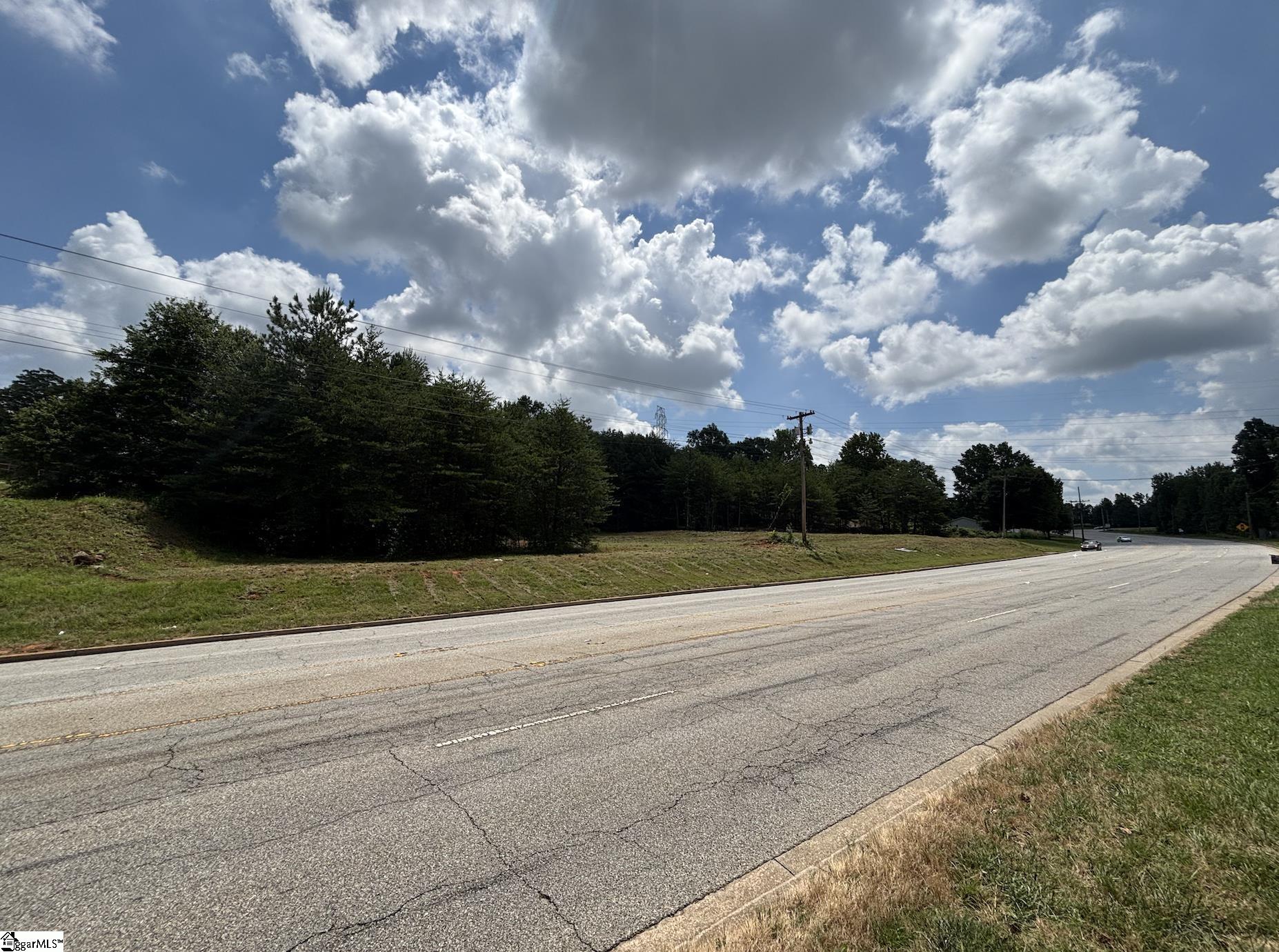 00 New Woodruff Road Property Photo 2