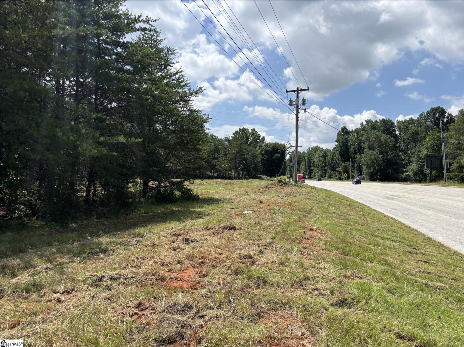 00 New Woodruff Road Property Photo 4