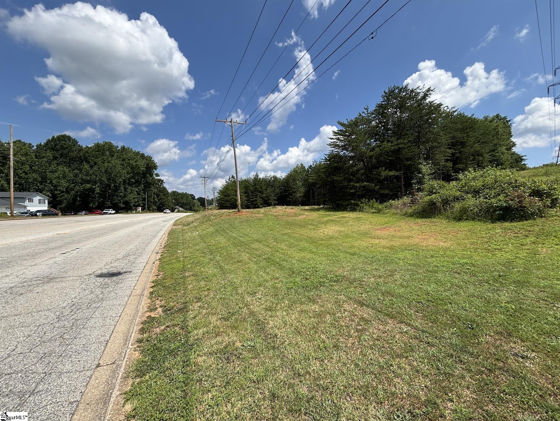 00 New Woodruff Road Property Photo 12