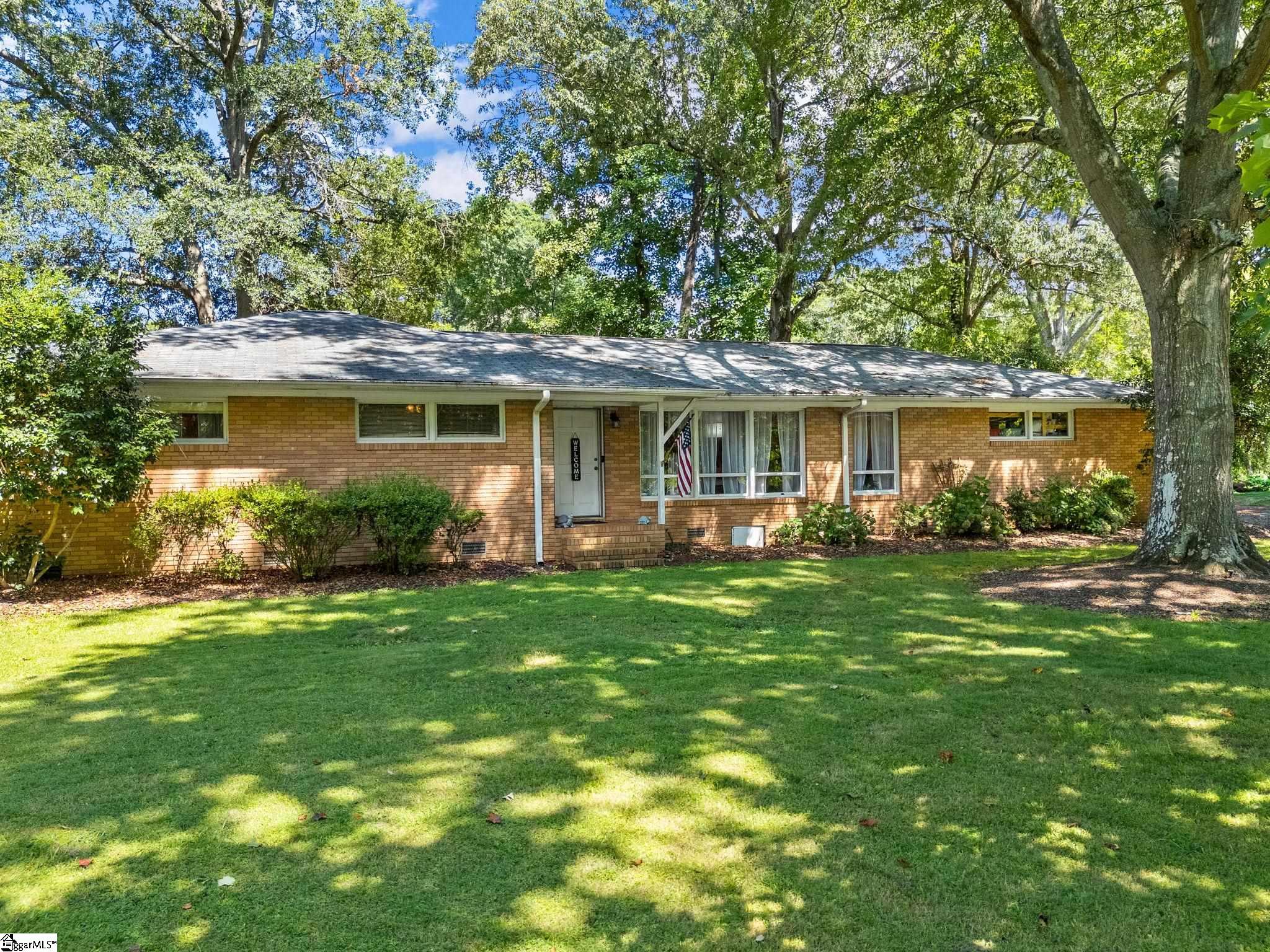 126 Spring Valley Drive Property Photo 1