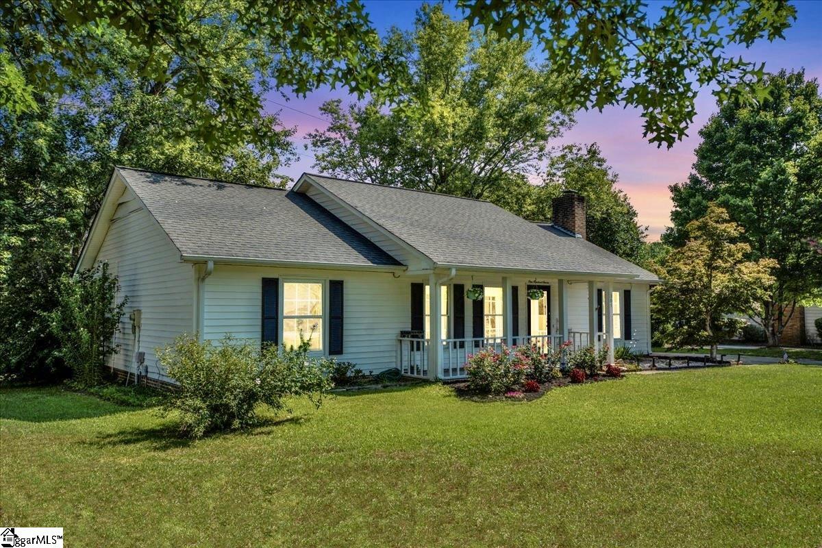 107 Gray Fox Square Property Photo 1