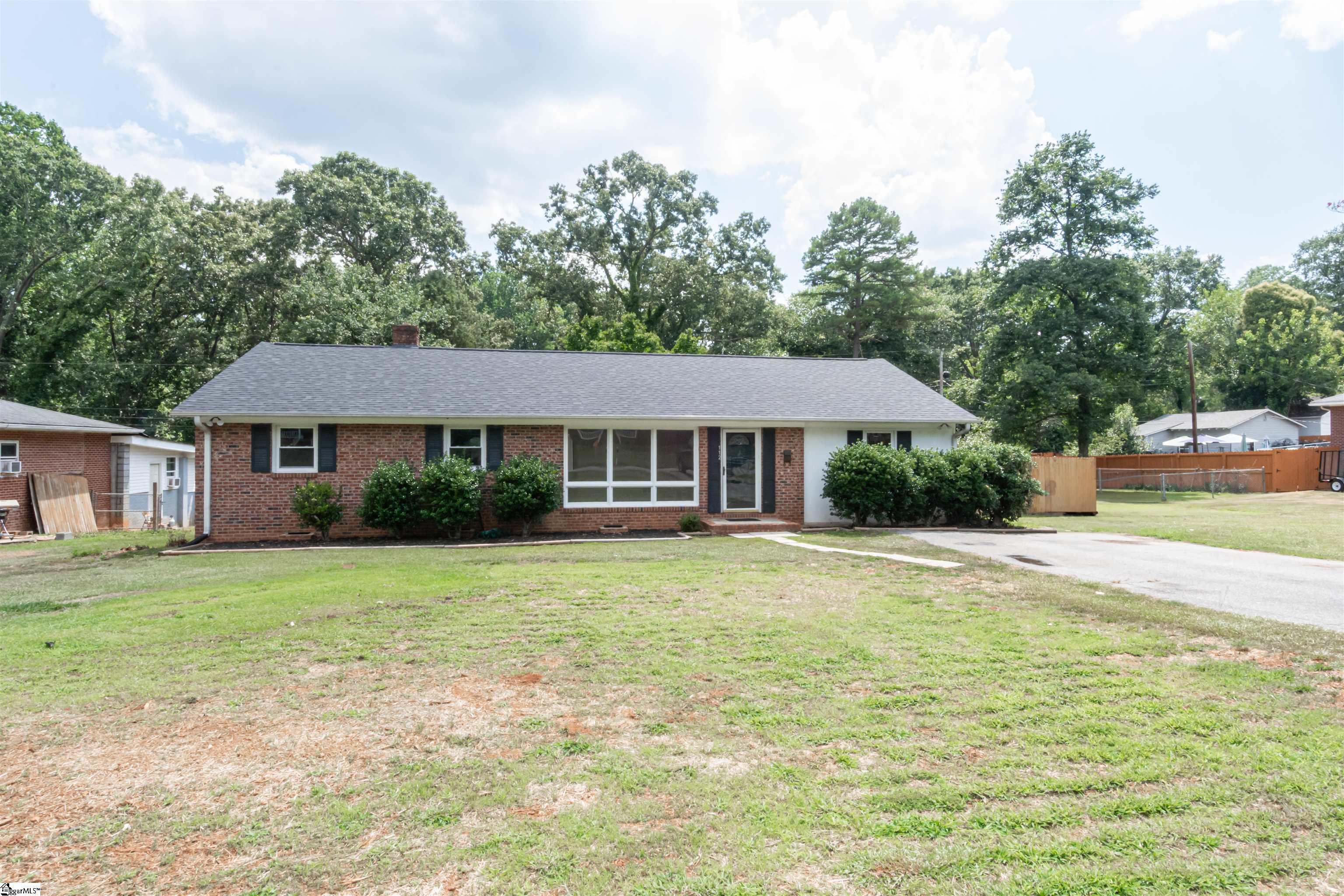 112 Anita Drive Property Photo 1