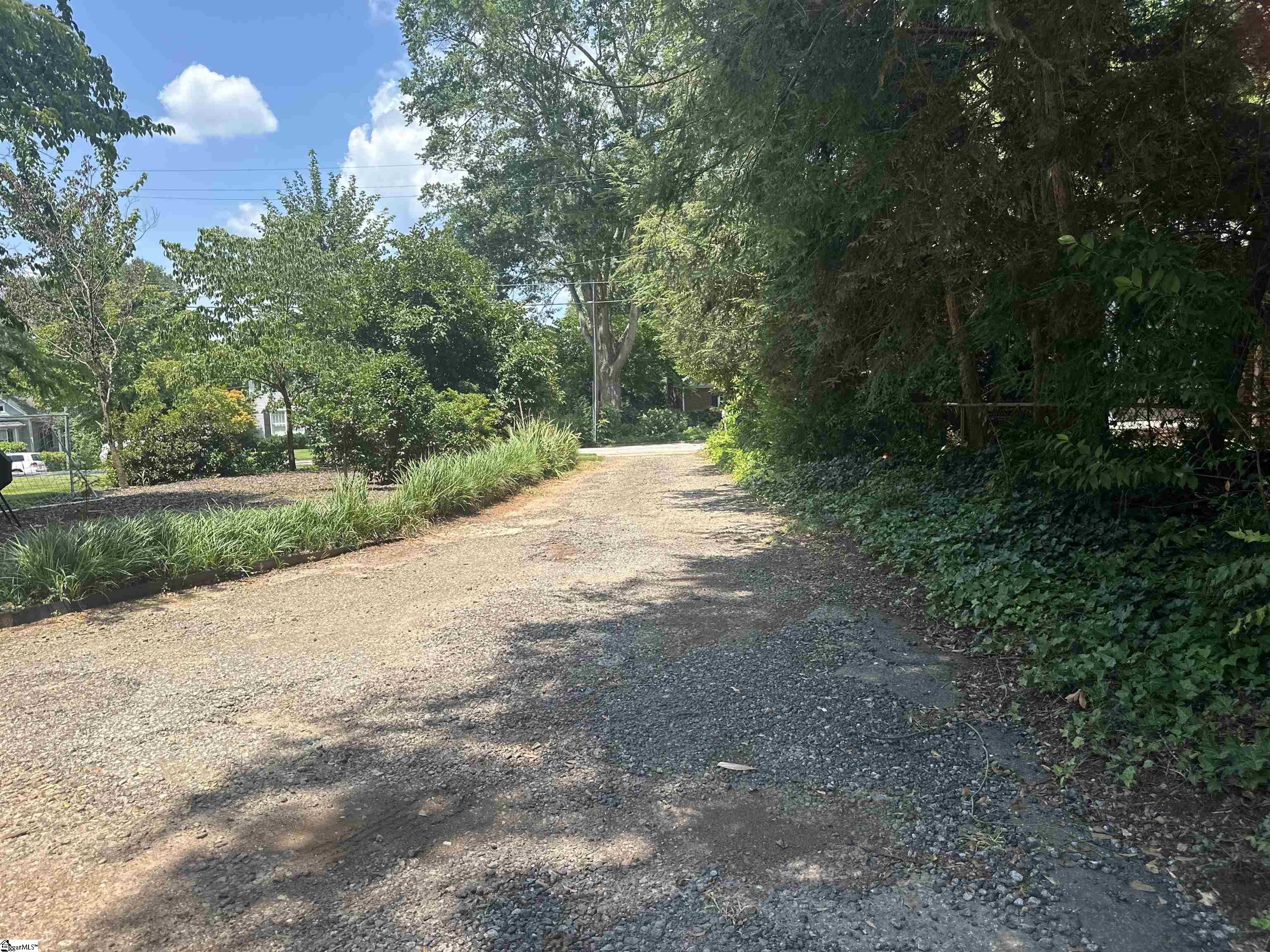 15 W Hillcrest Drive Property Photo 4