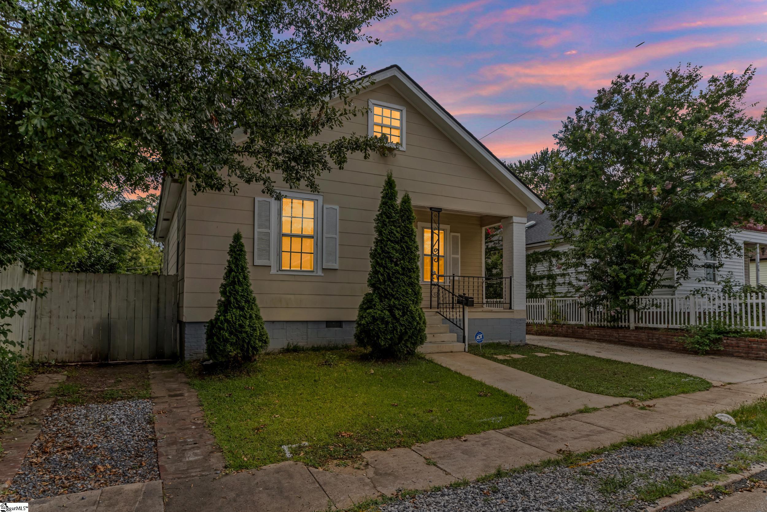 472 Sloan Street Property Photo 1
