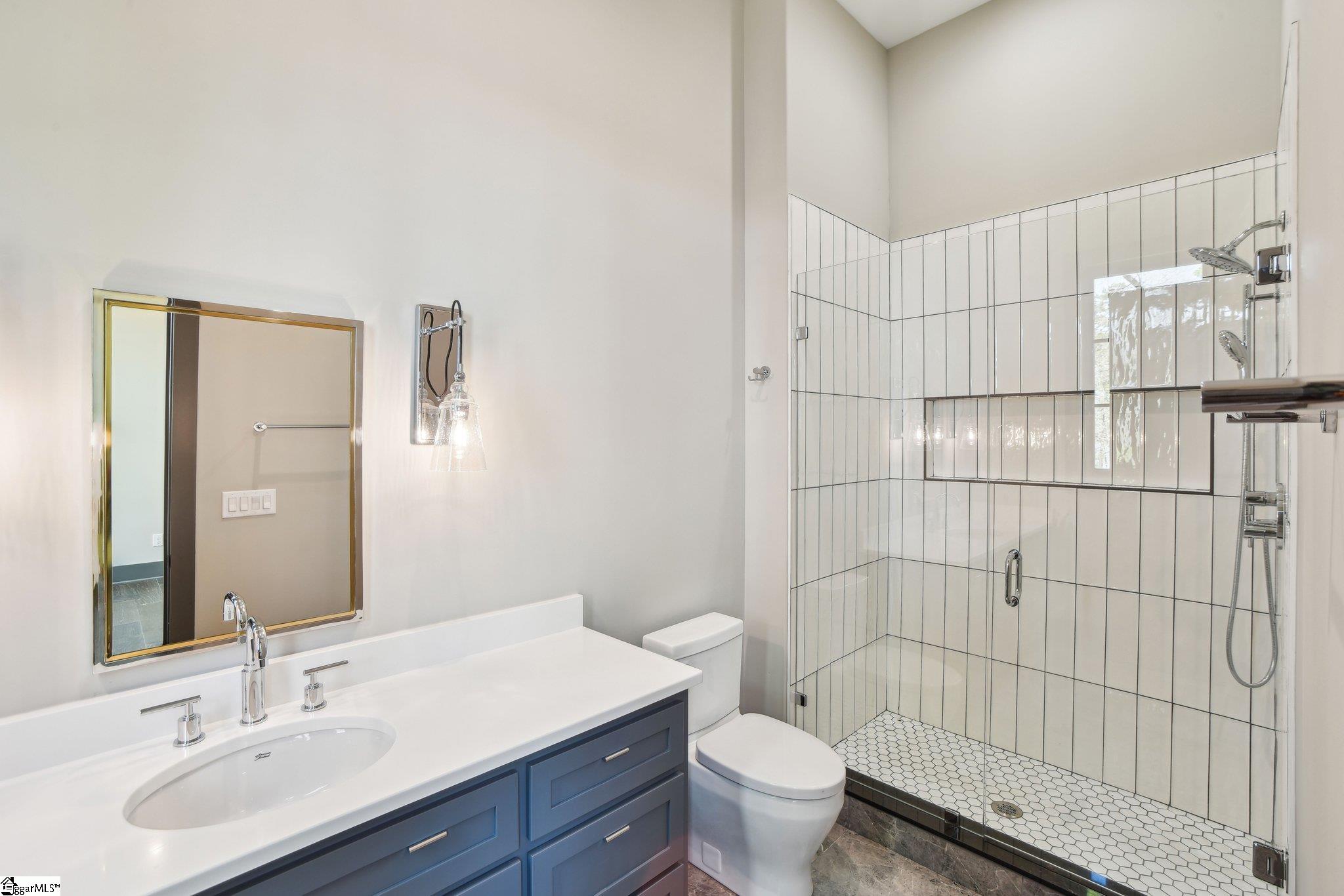 1563148 Property Photo 33