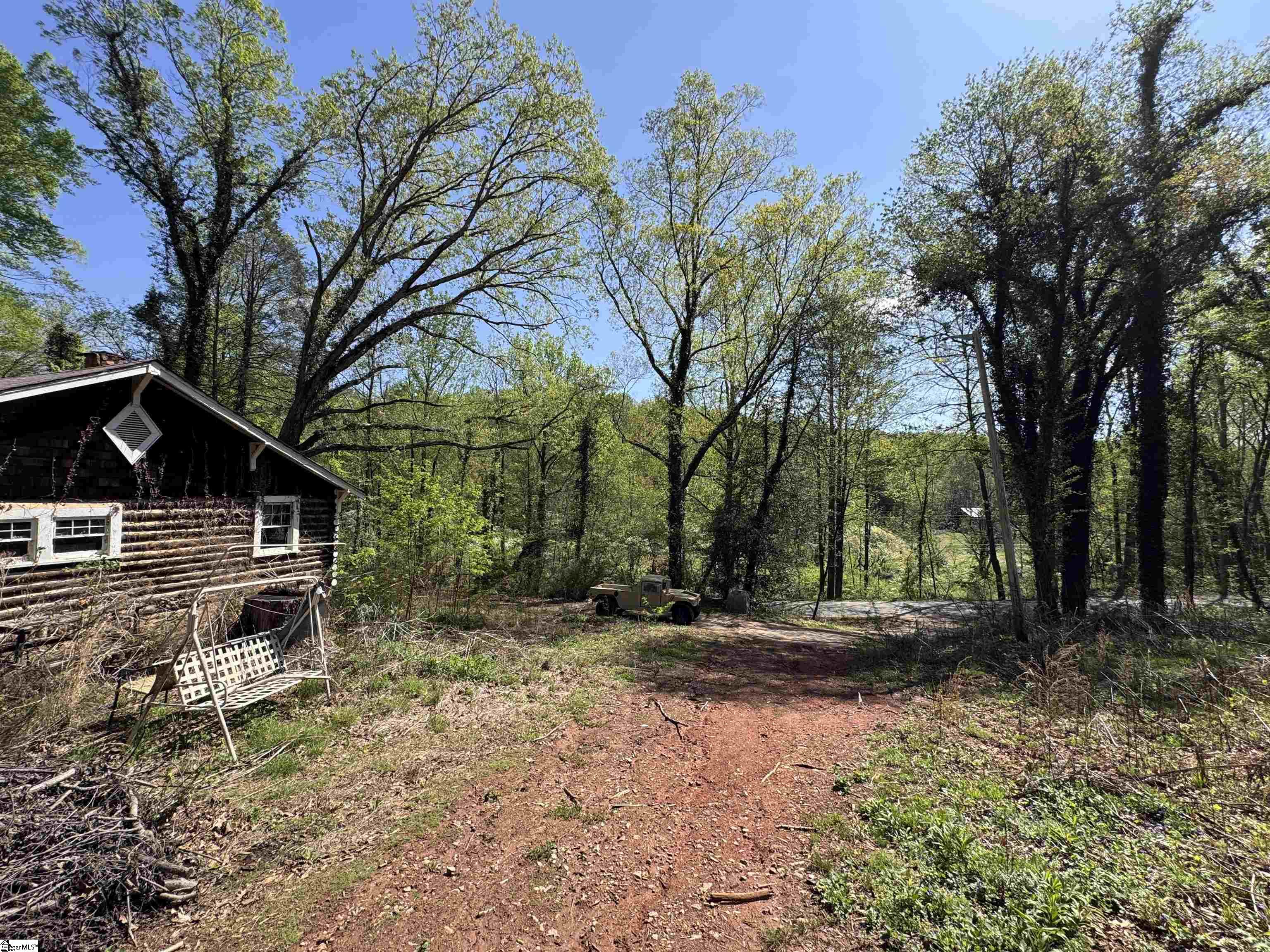 8875 N Tigerville Road Property Photo 4