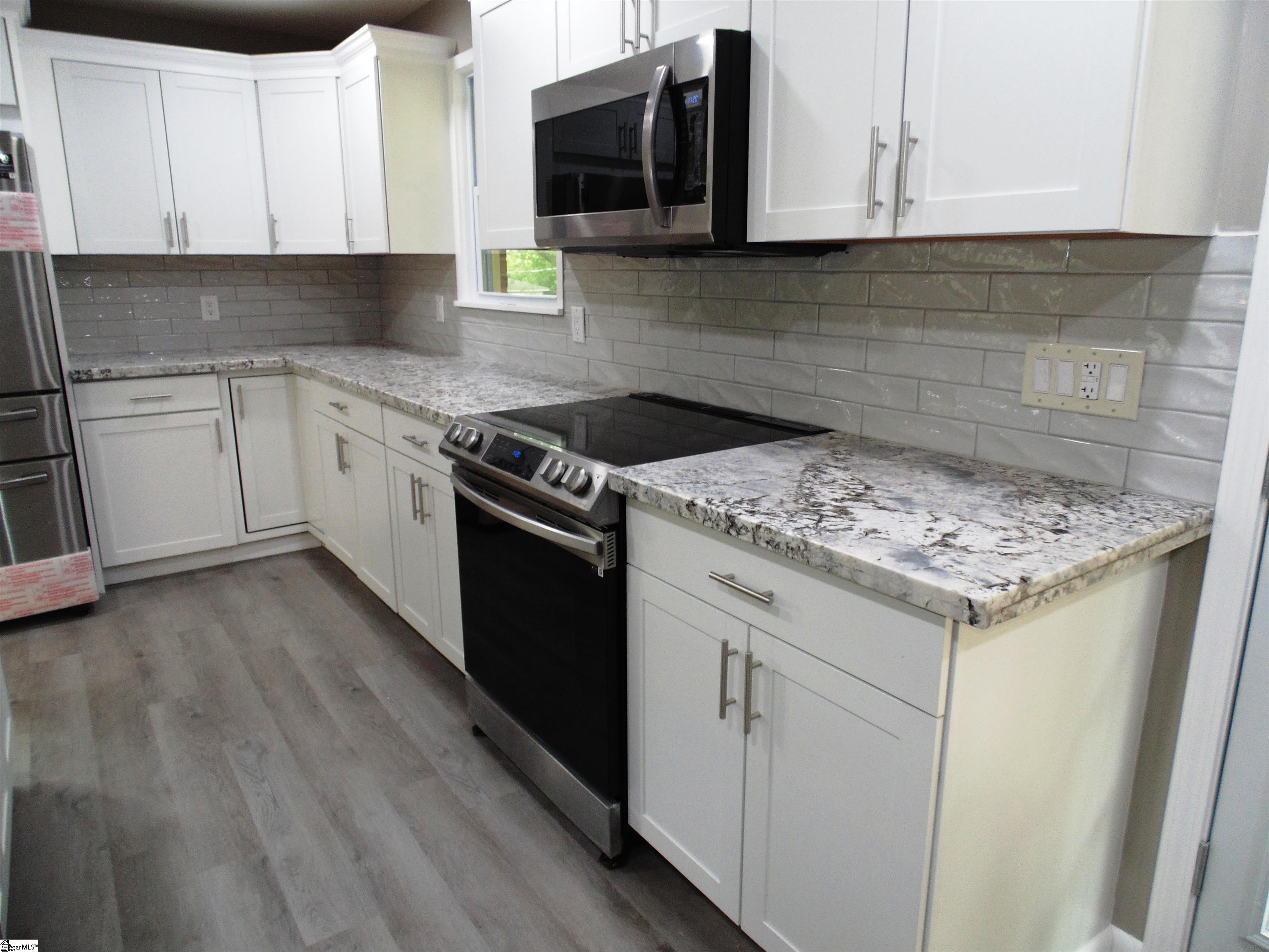 190 Clearview Hts Property Photo 7