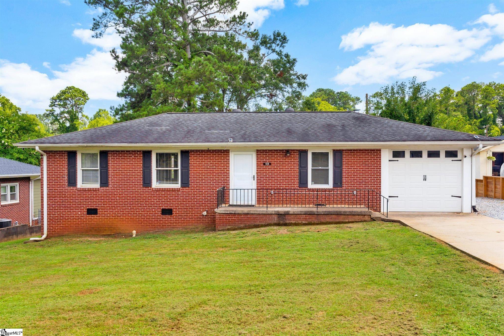 108 Clinton Drive Property Photo 1