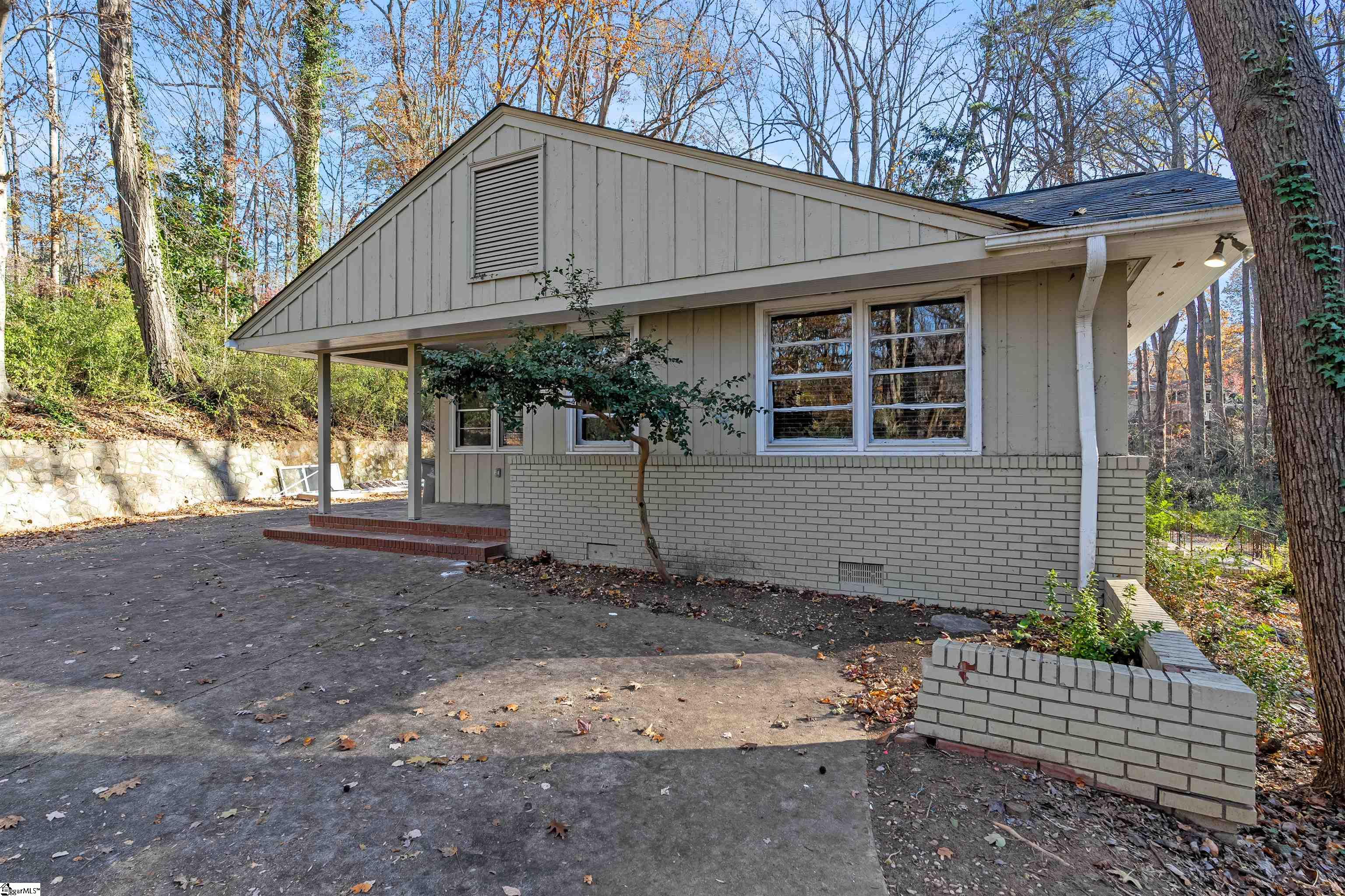 1020 Woodburn Road Property Photo 2