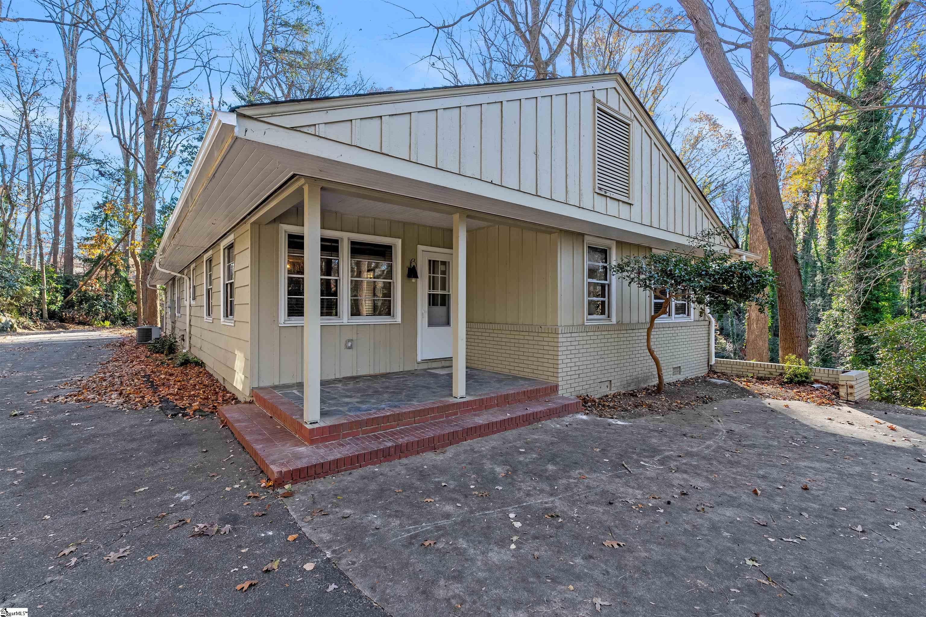 1020 Woodburn Road Property Photo 3