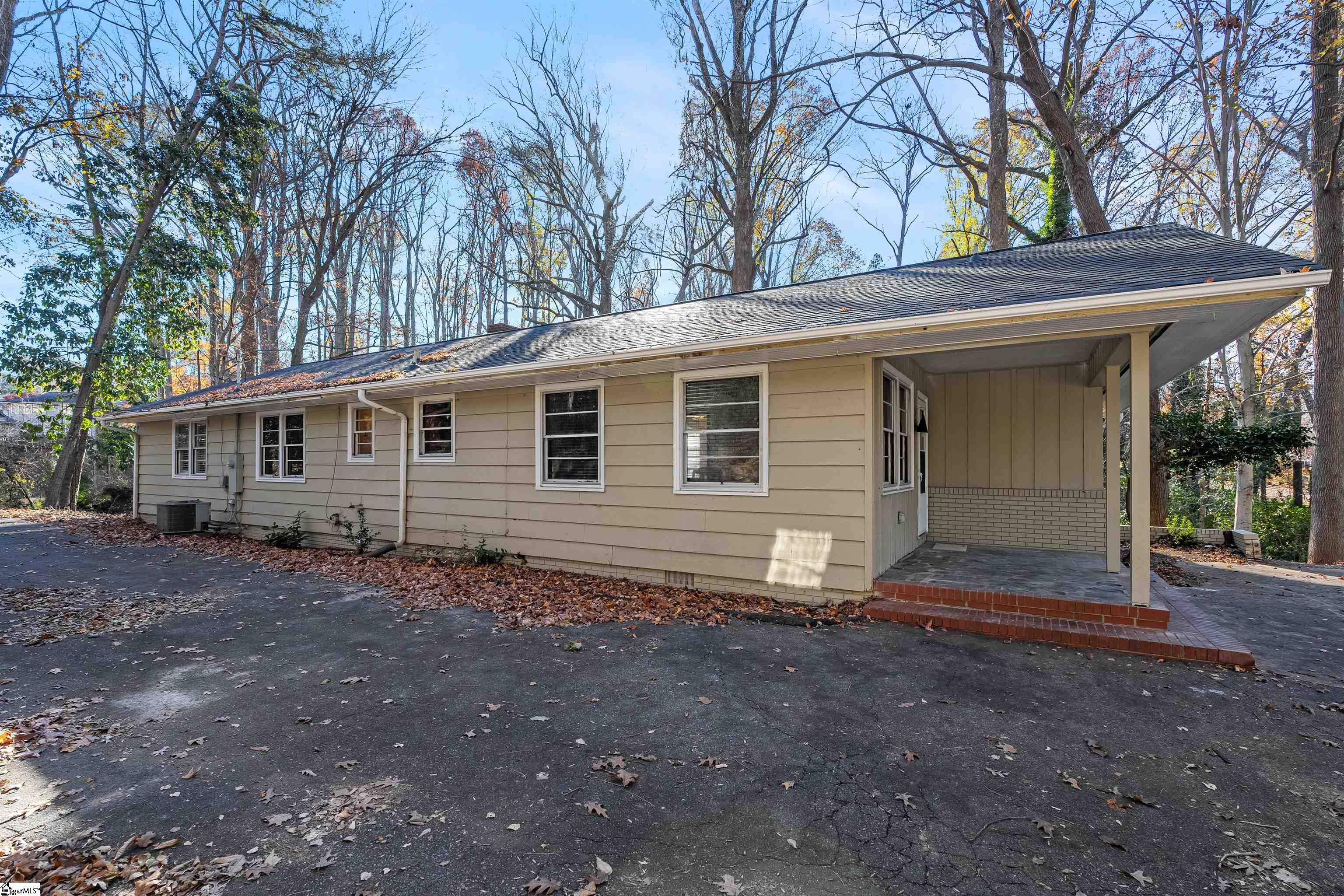 1020 Woodburn Road Property Photo 4