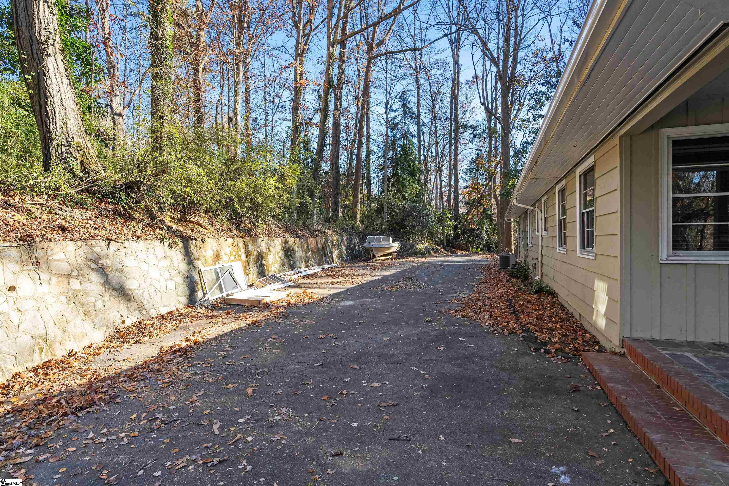 1020 Woodburn Road Property Photo 15