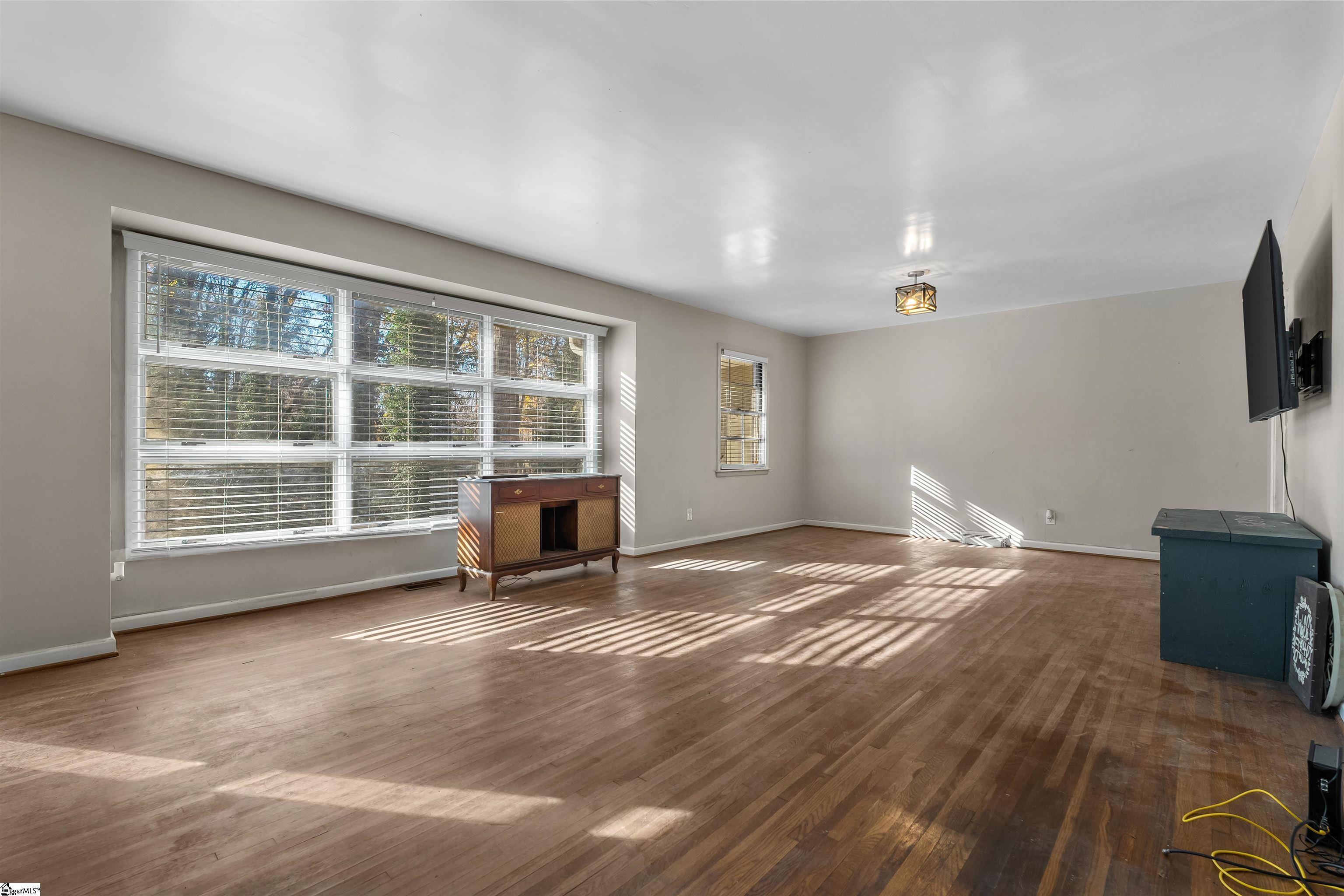 1020 Woodburn Road Property Photo 17
