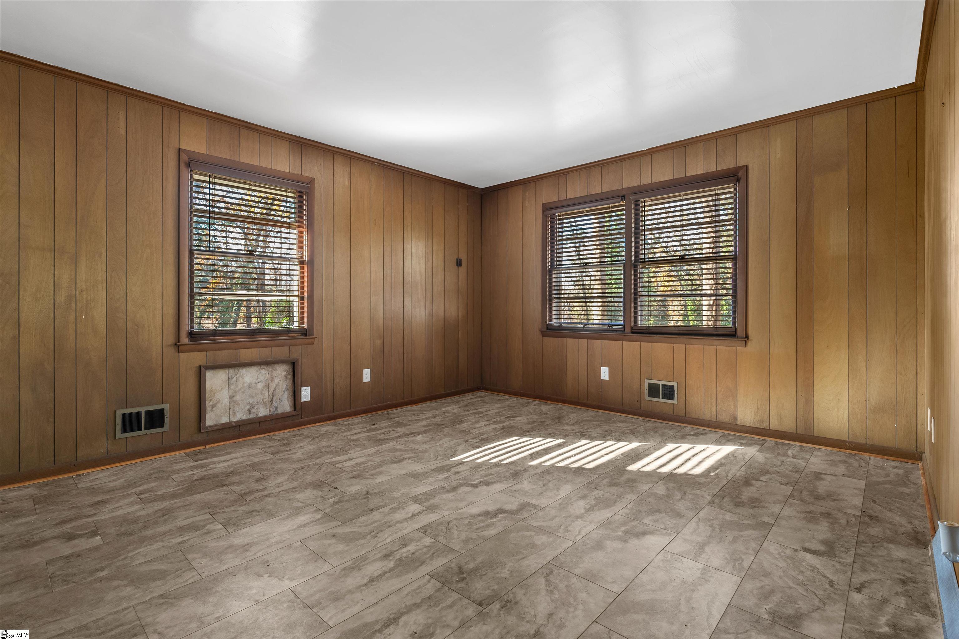 1020 Woodburn Road Property Photo 25