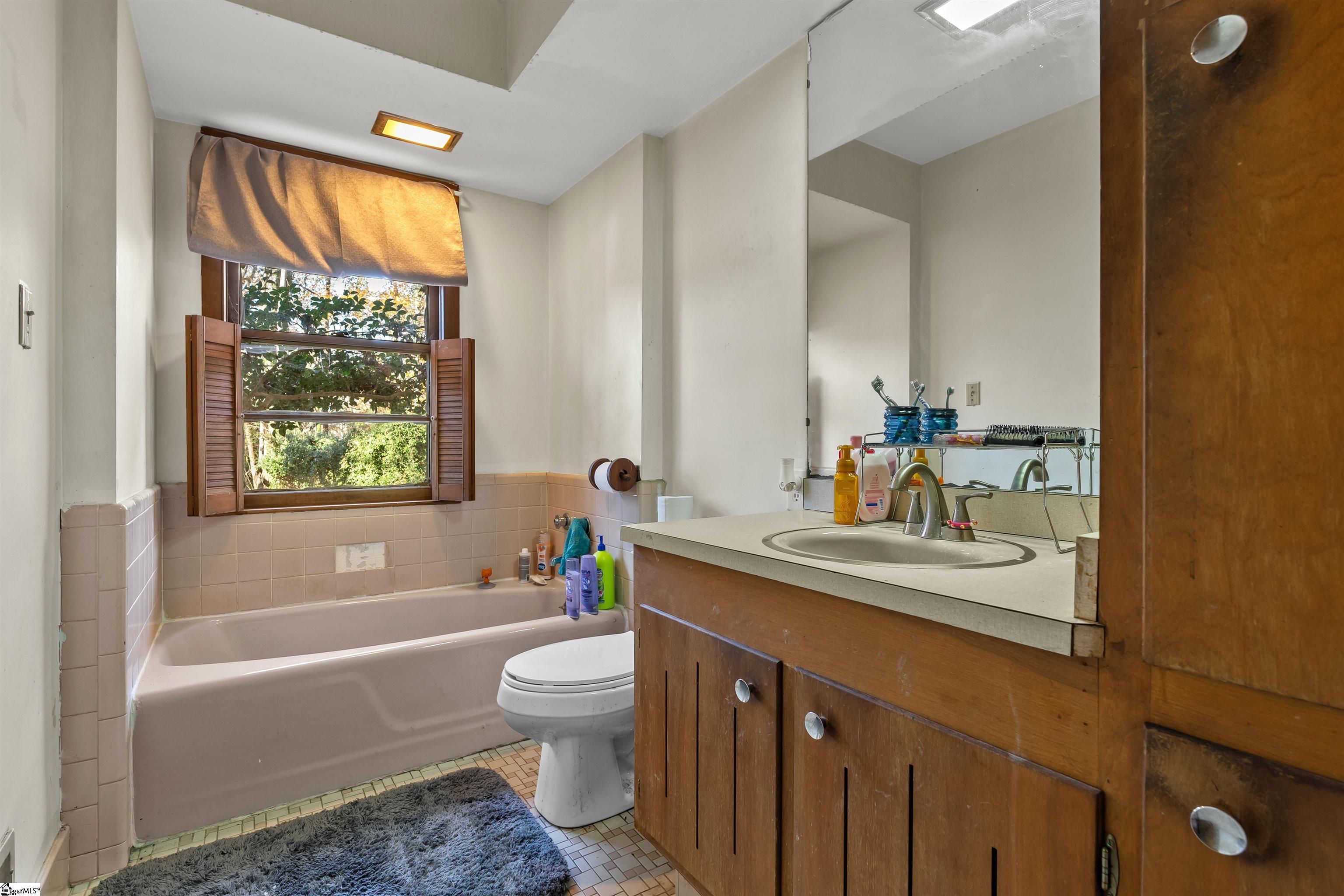 1020 Woodburn Road Property Photo 27