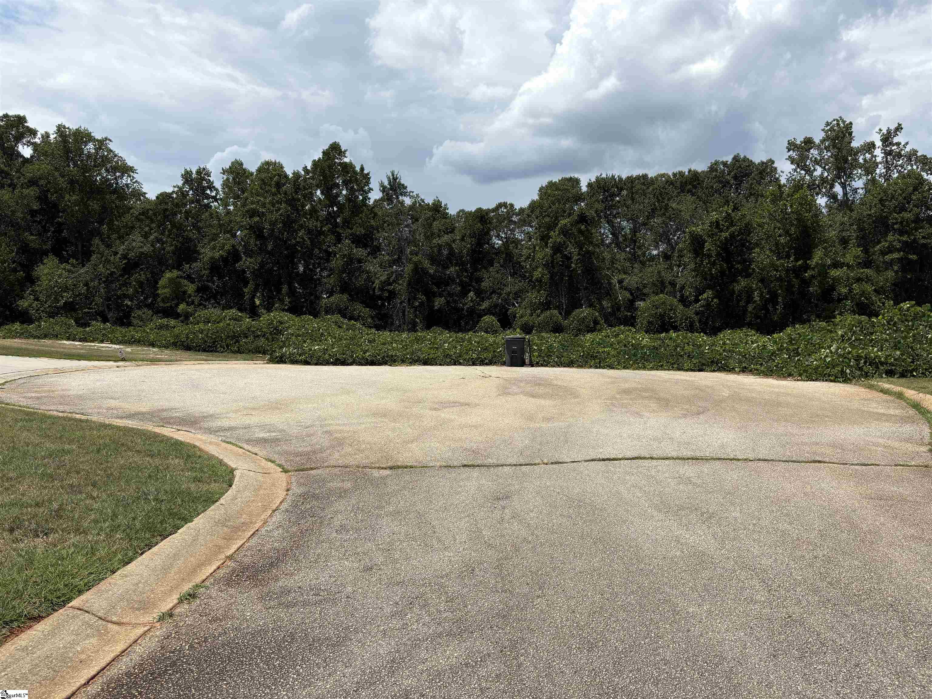 604 Holtview Place Property Photo 3