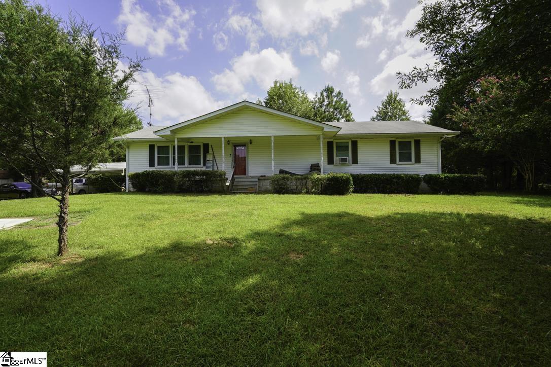 1560 Meansville Road Property Photo 1