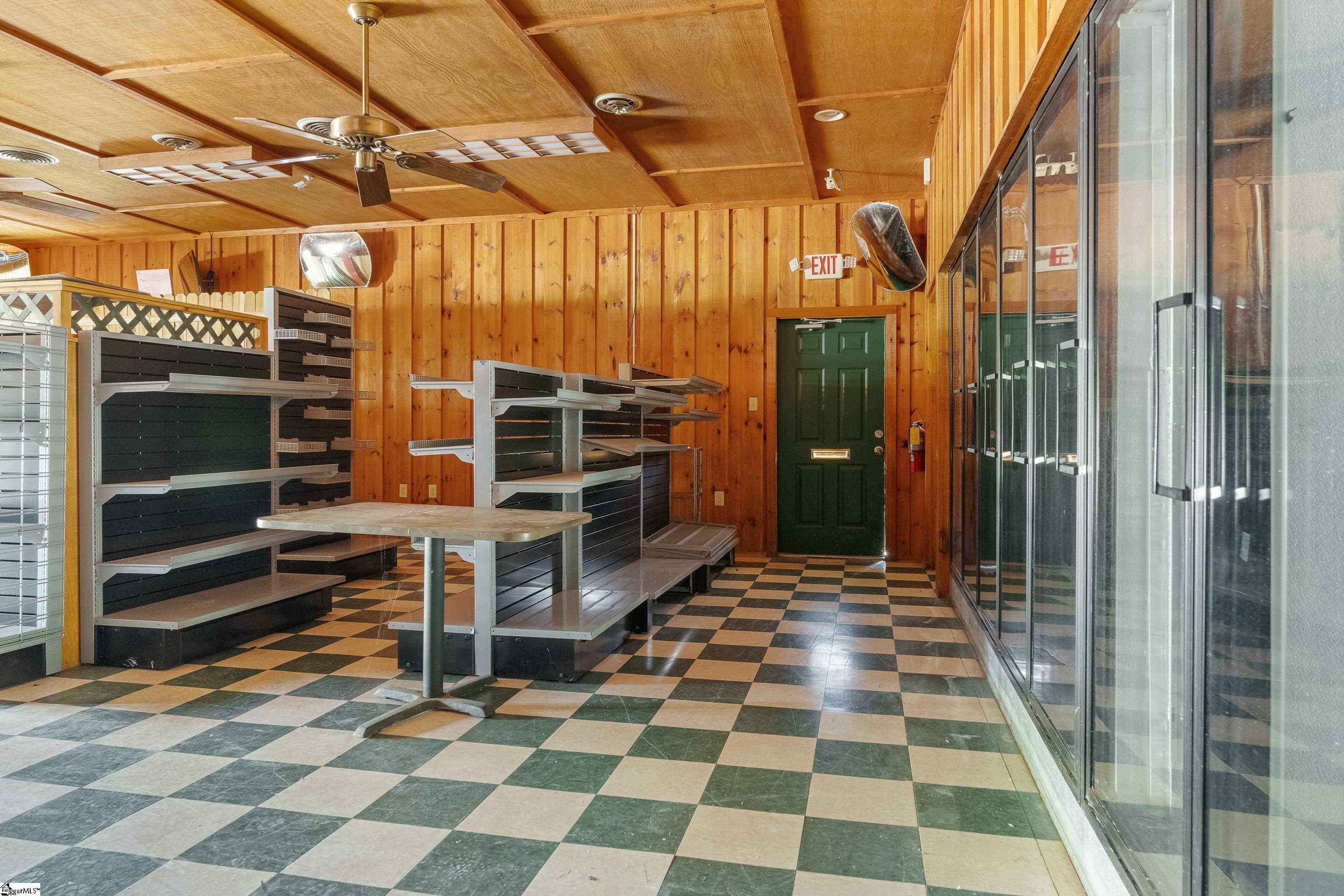 869 Poplar Street Property Photo 6