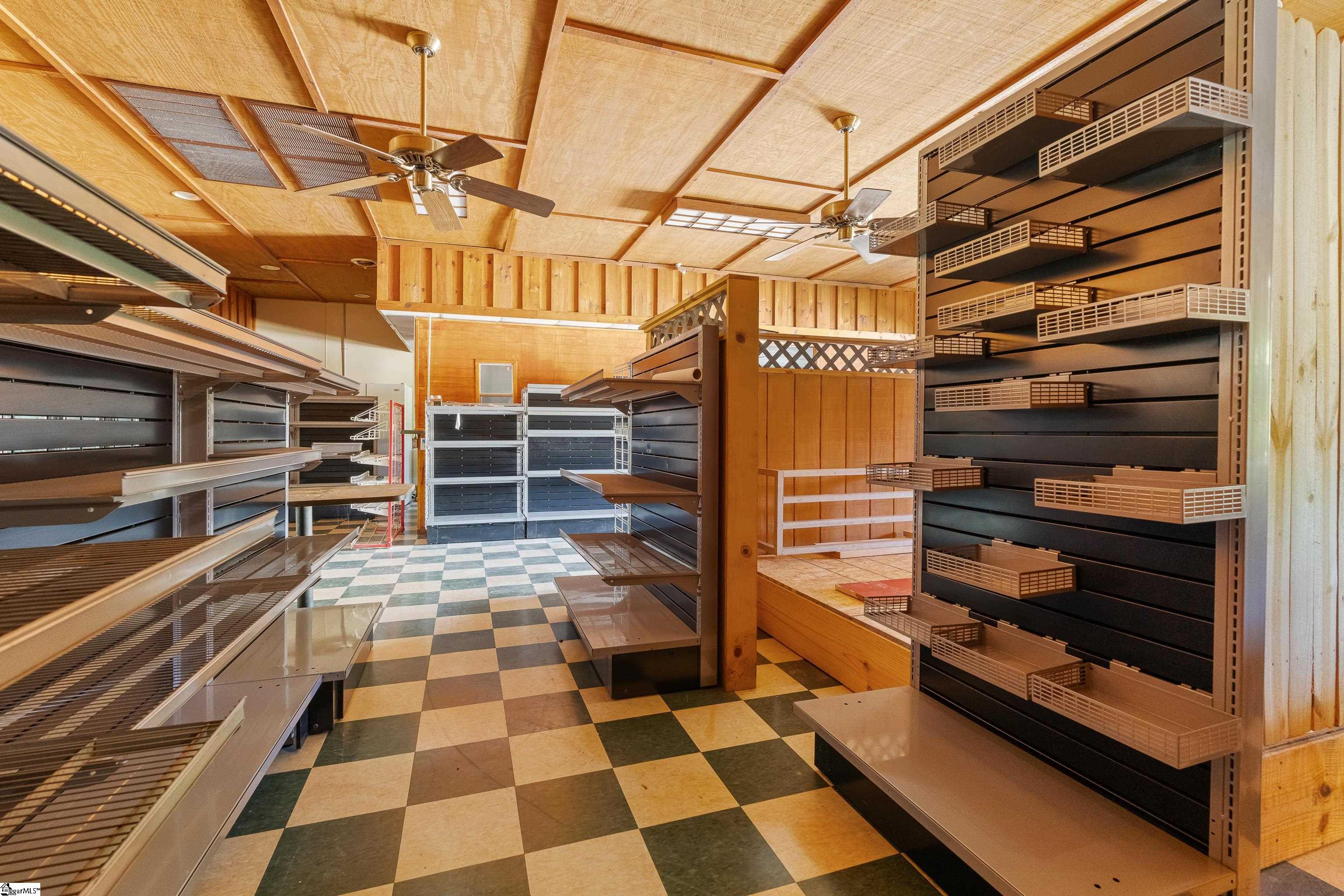 869 Poplar Street Property Photo 7