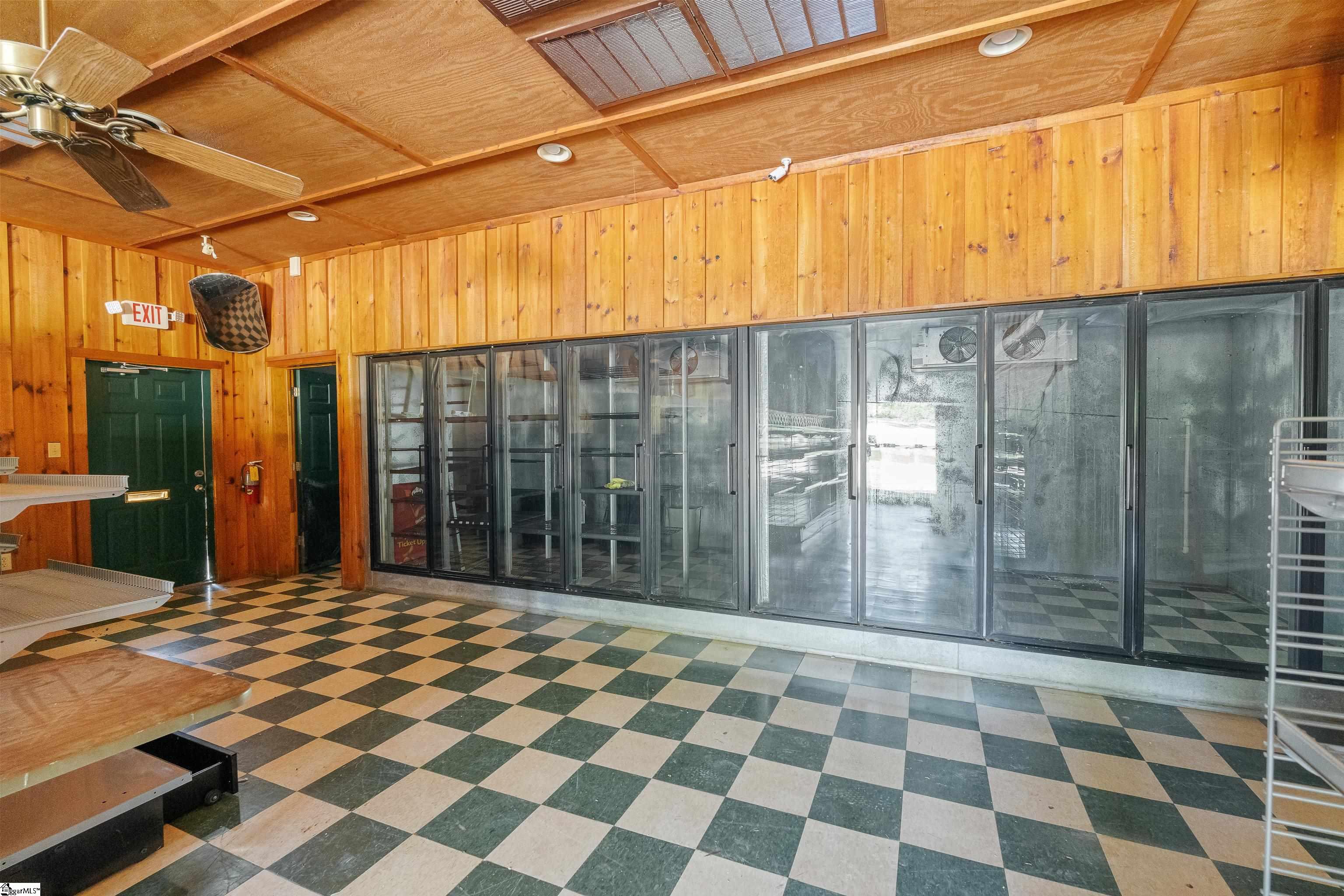 869 Poplar Street Property Photo 8