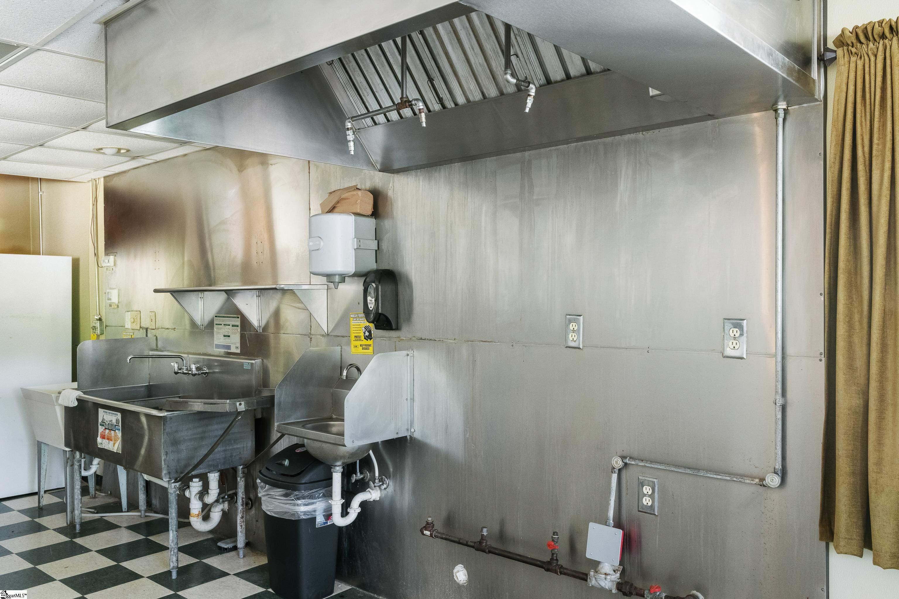 869 Poplar Street Property Photo 12