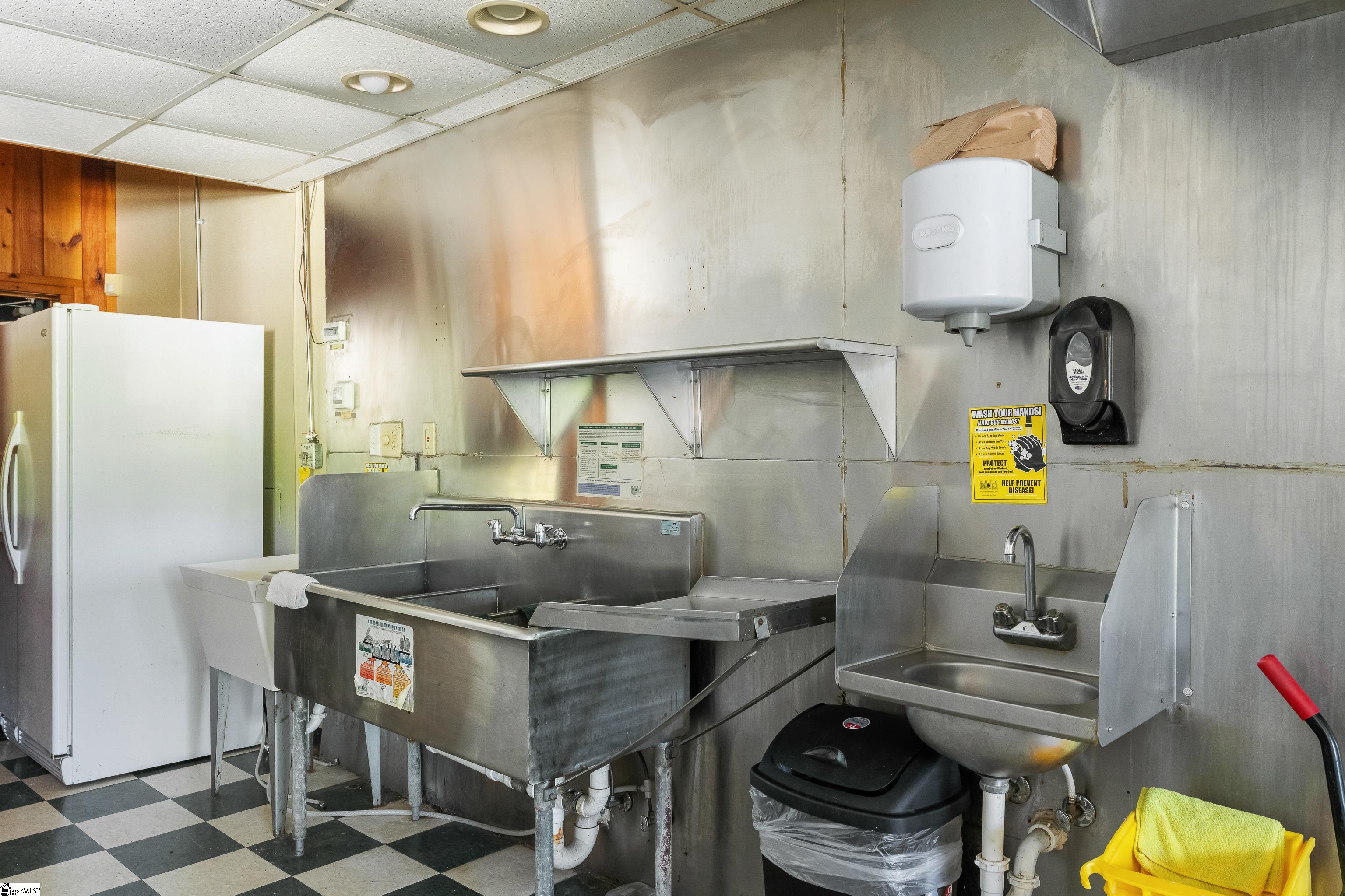 869 Poplar Street Property Photo 13